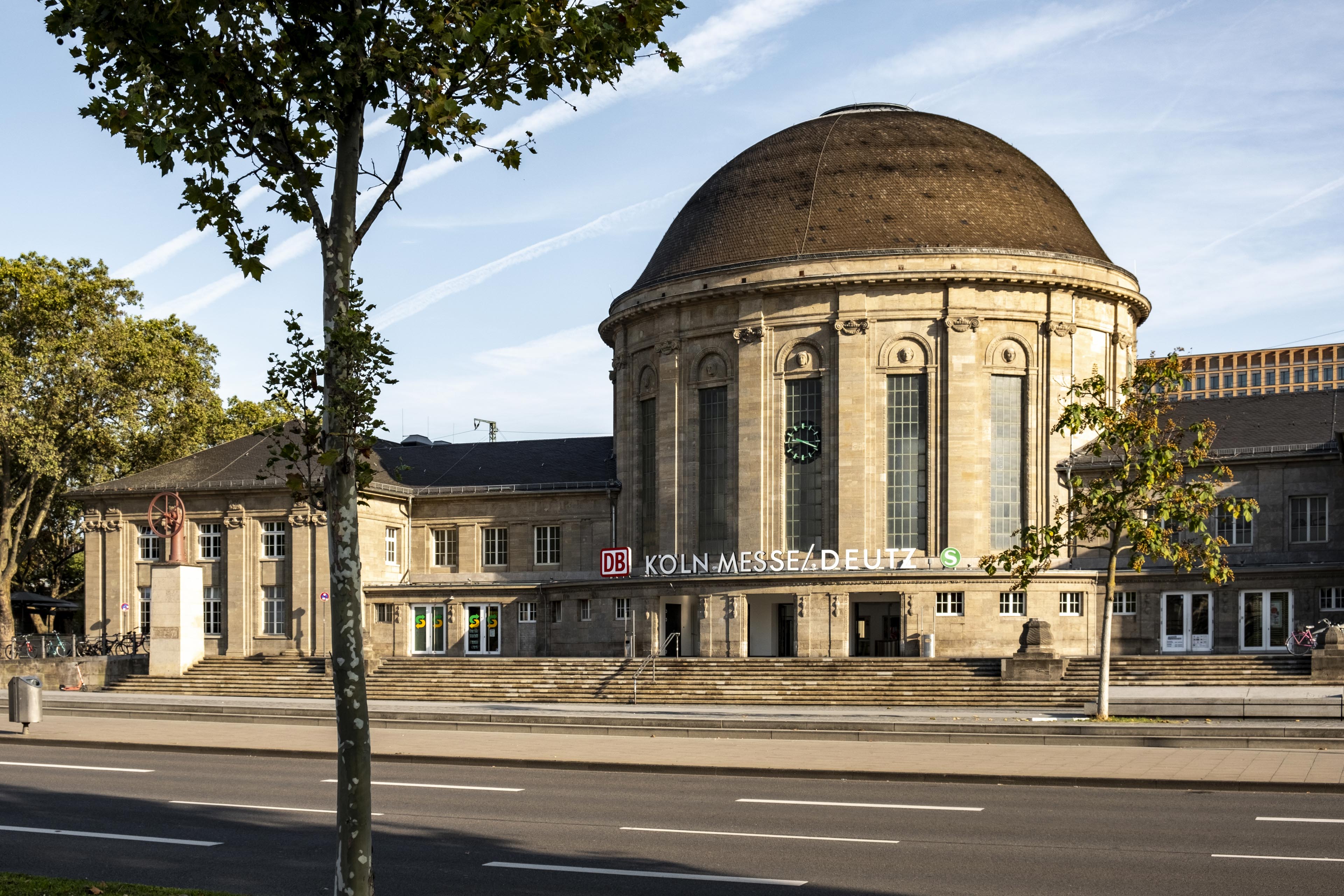 Köln Messe Deutz station Cologne Tourist Board