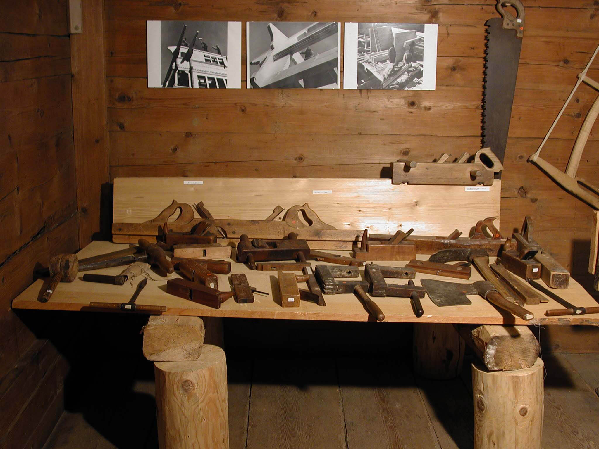 Holzbearbeitungswerkzeuge im Talmuseum Agensteinhaus