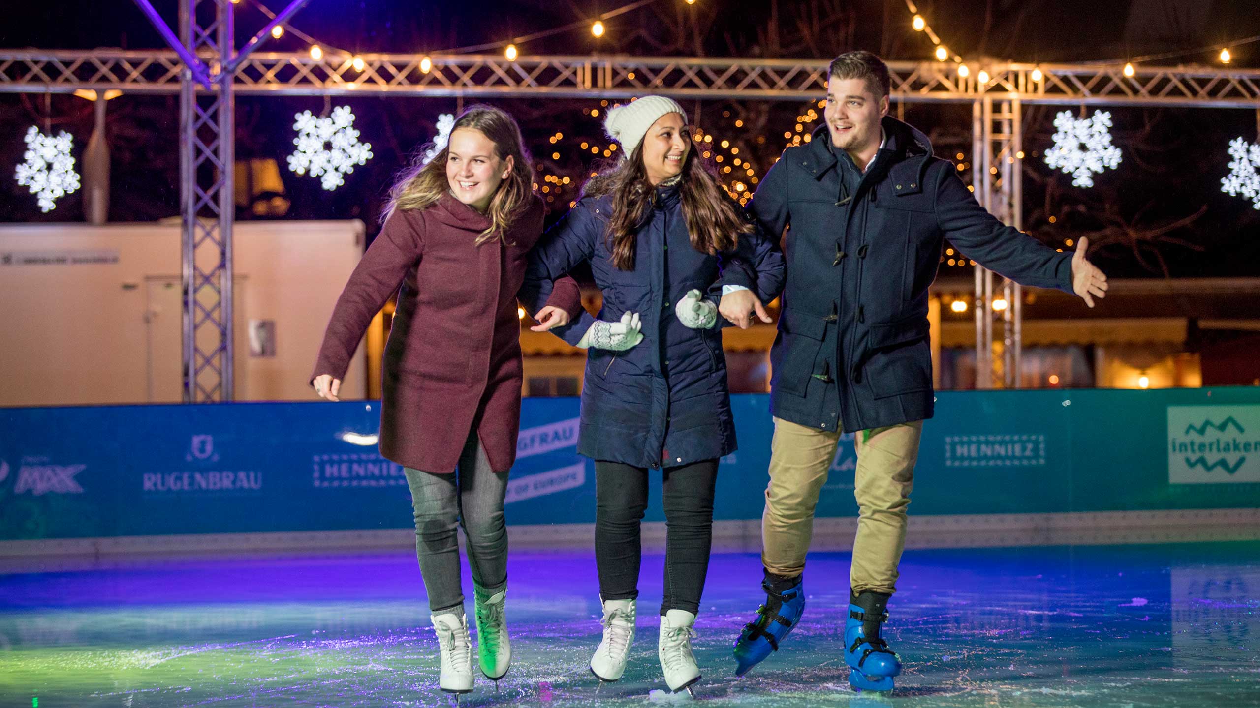 interlaken-top-of-europe-ice-magic-eislaufen-winter-lichter.jpg