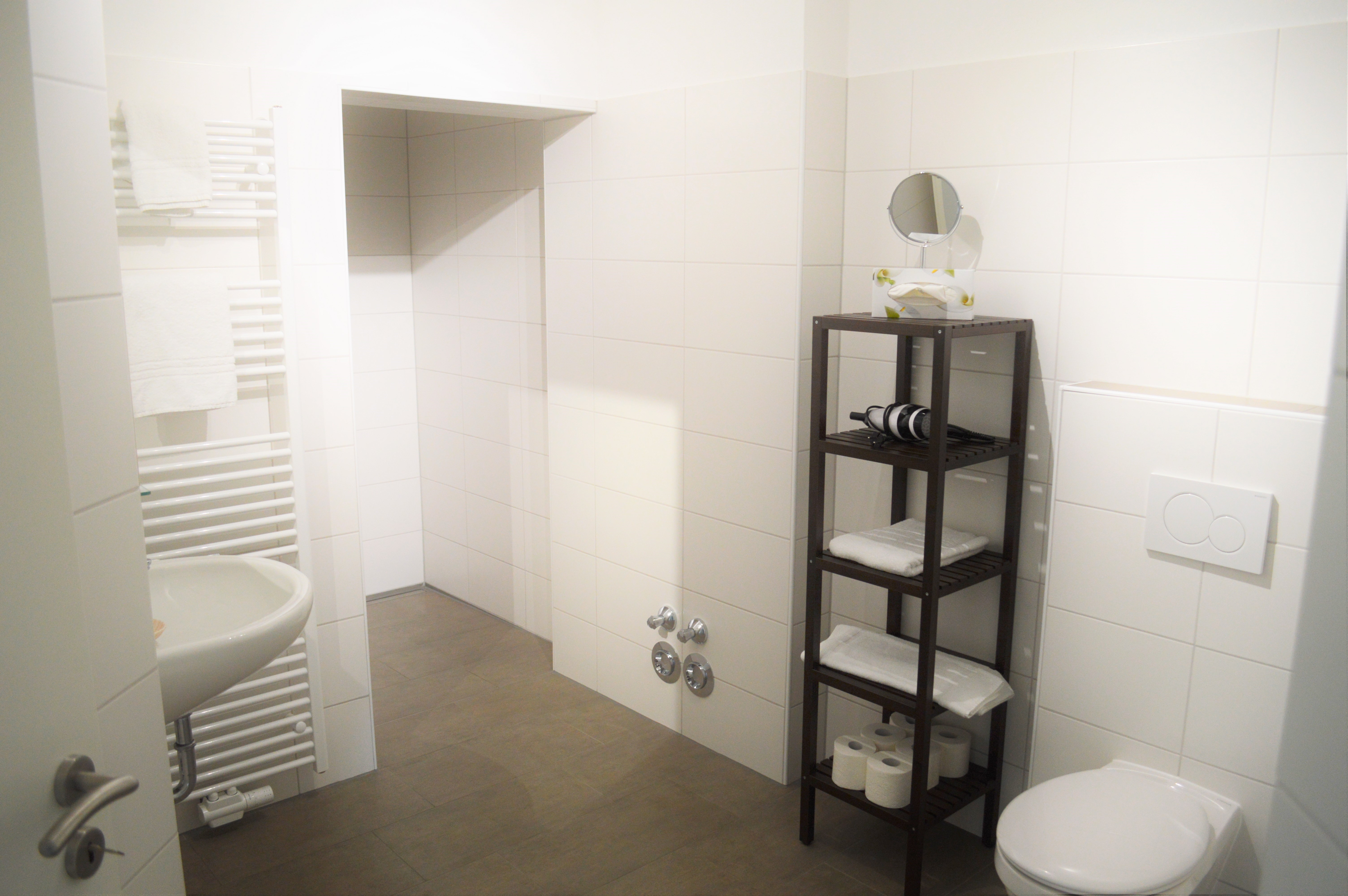 Badezimmer-Fewo-Deich-Bill 25.jpg