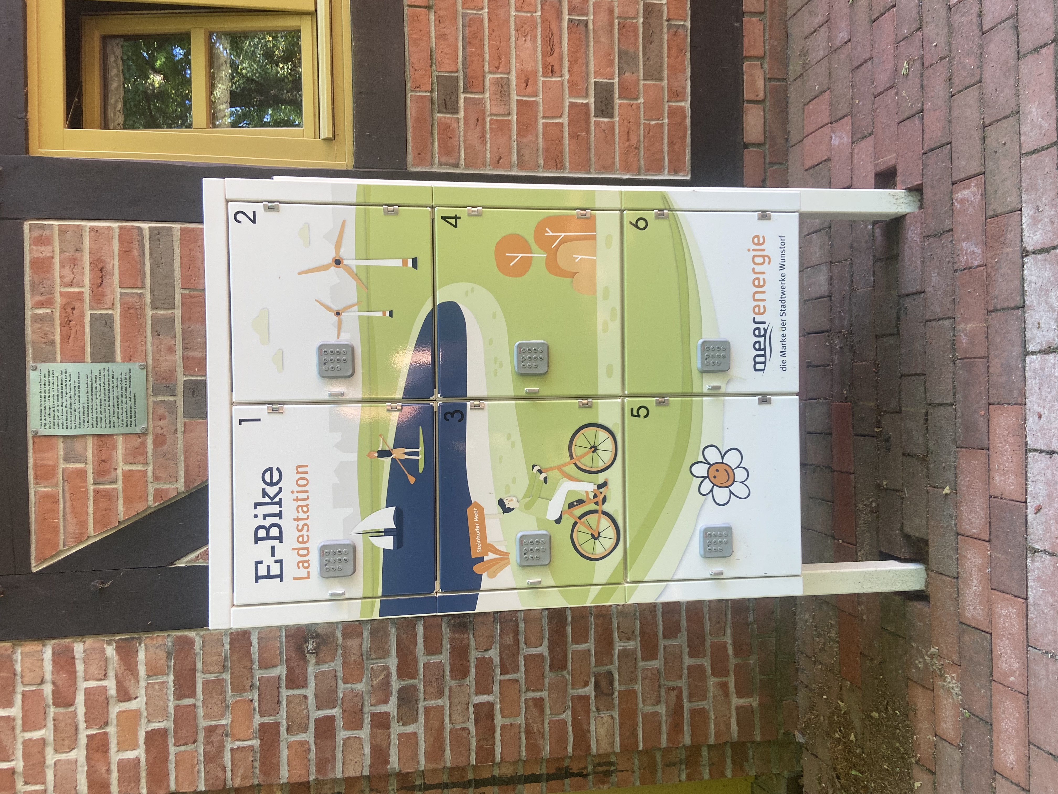 E-Ladestation für Fahrräder an der Tourist Information Steinhude