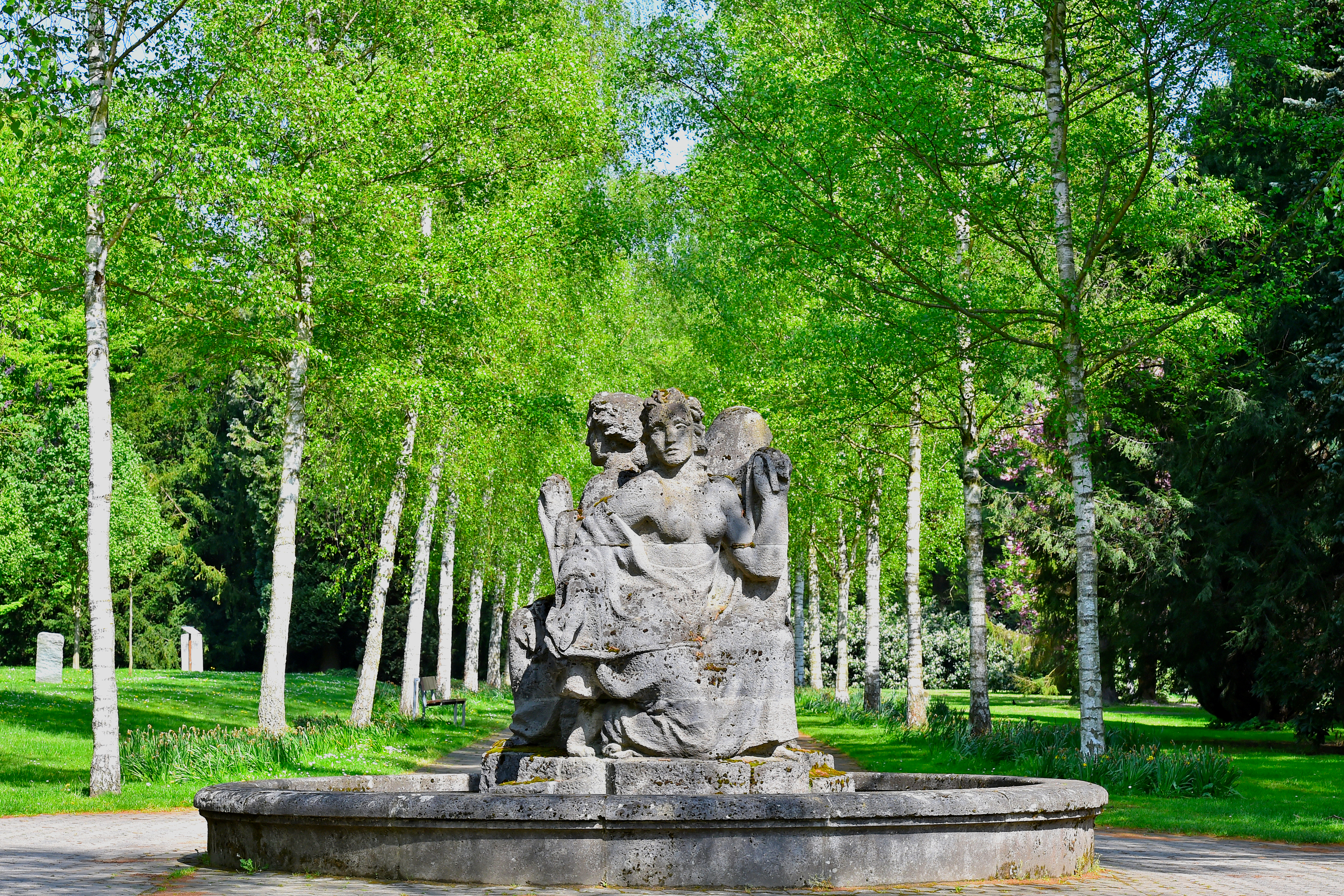 Nornenbrunnen