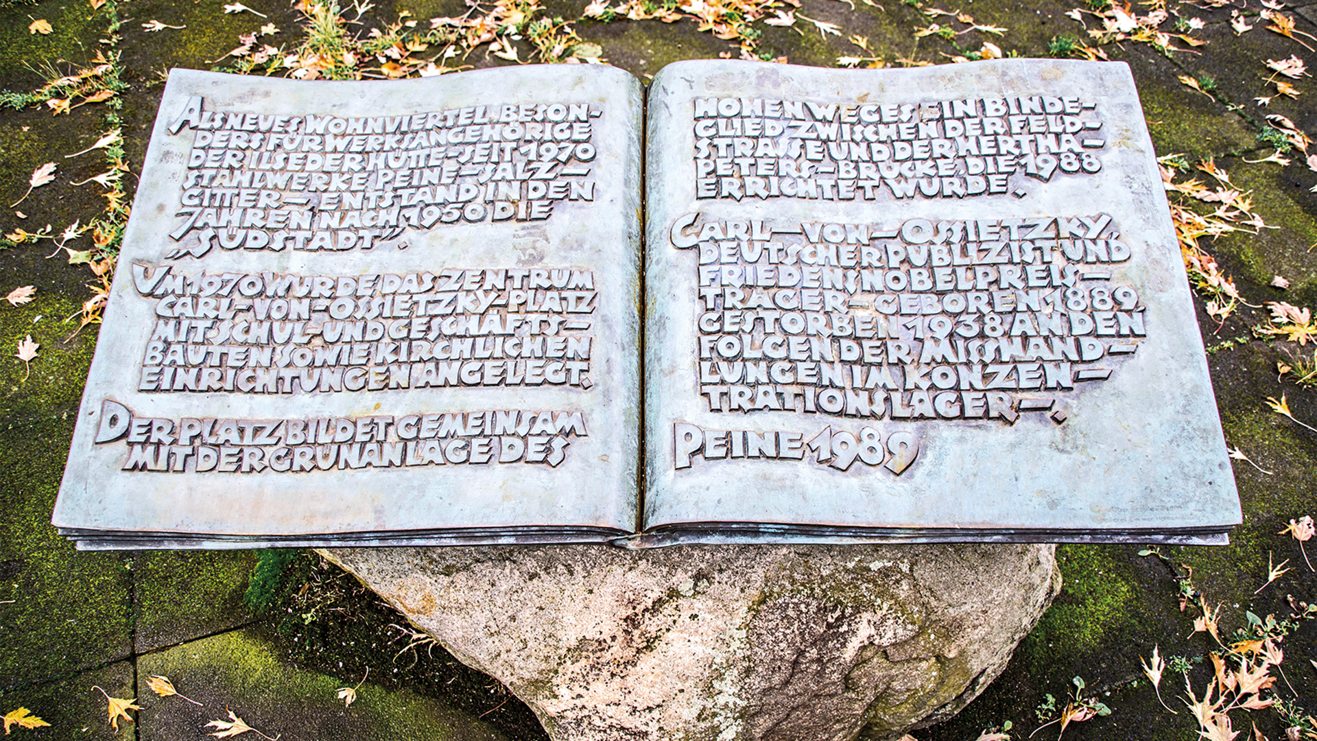 Bronzebuch Carl-von-Ossietzky-Platz 