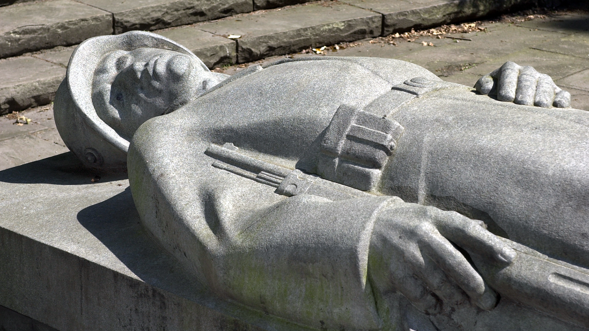 Ehrenmal „Liegender Soldat“