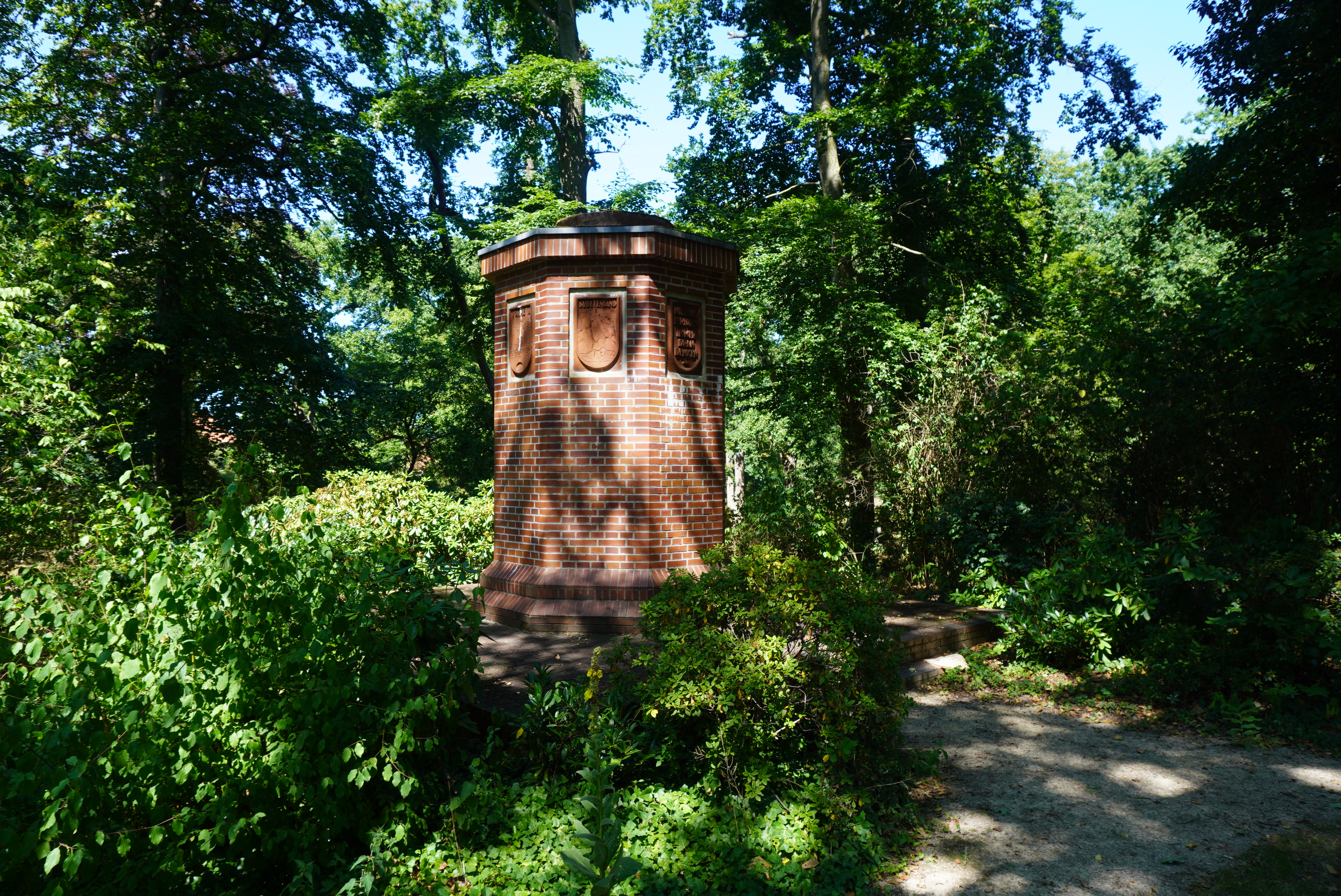 Mahnmal für den deutschen Osten