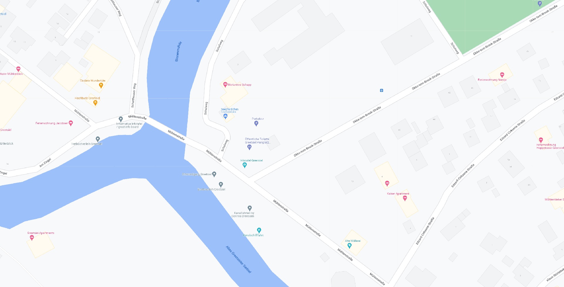 Öffentlicher Parkplatz Schulweg