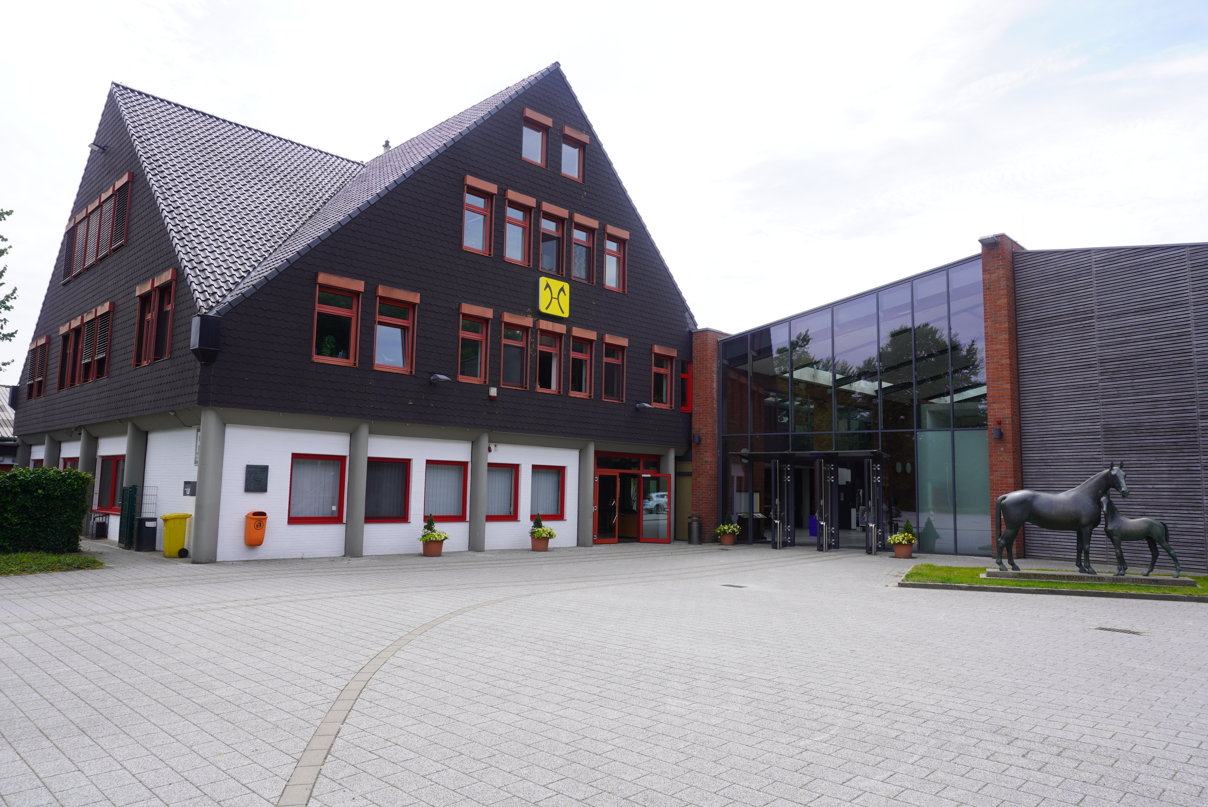 Niedersachsenhalle und Platz der Tierzucht 