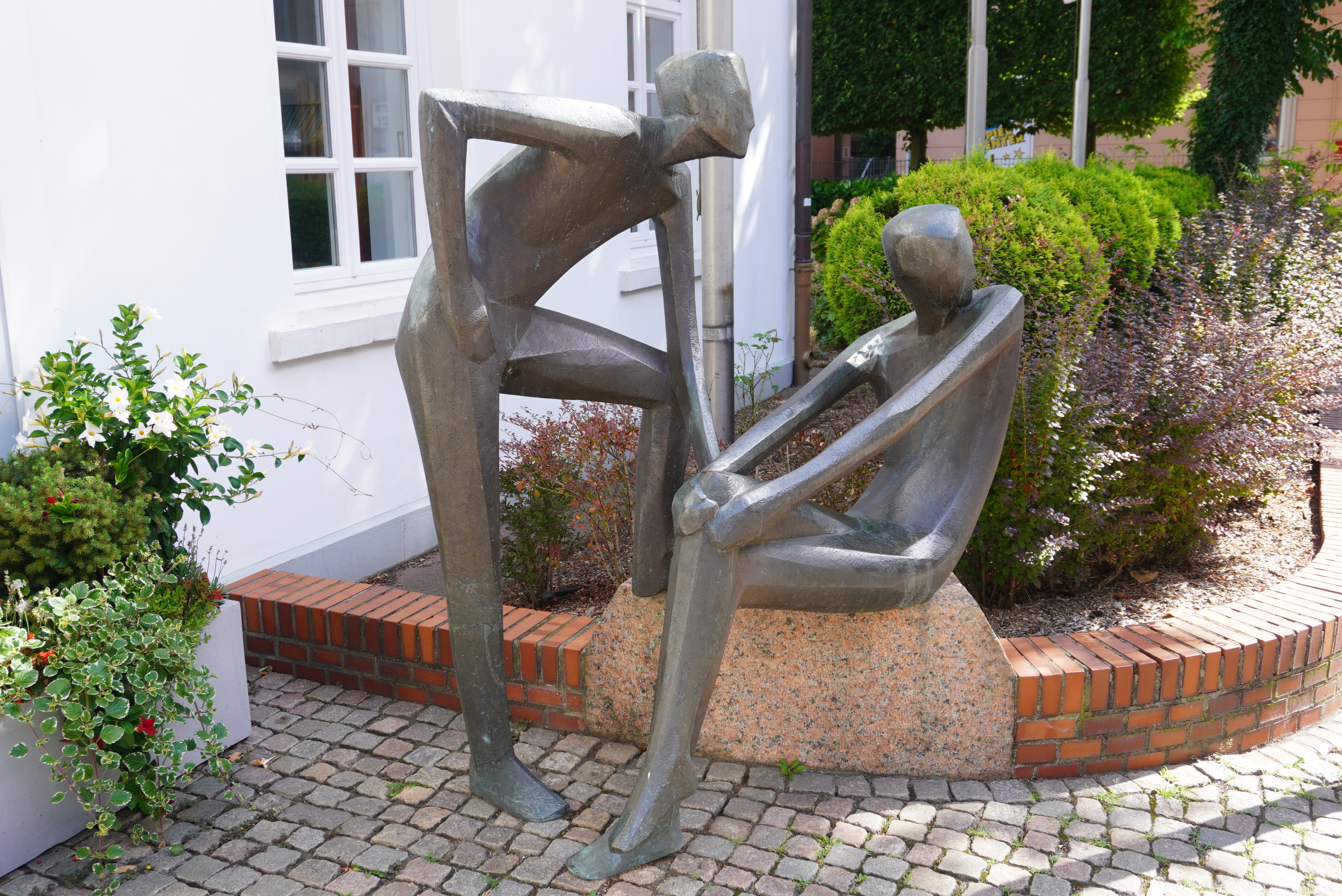 Skulptur "Figurengruppe vor VGH"