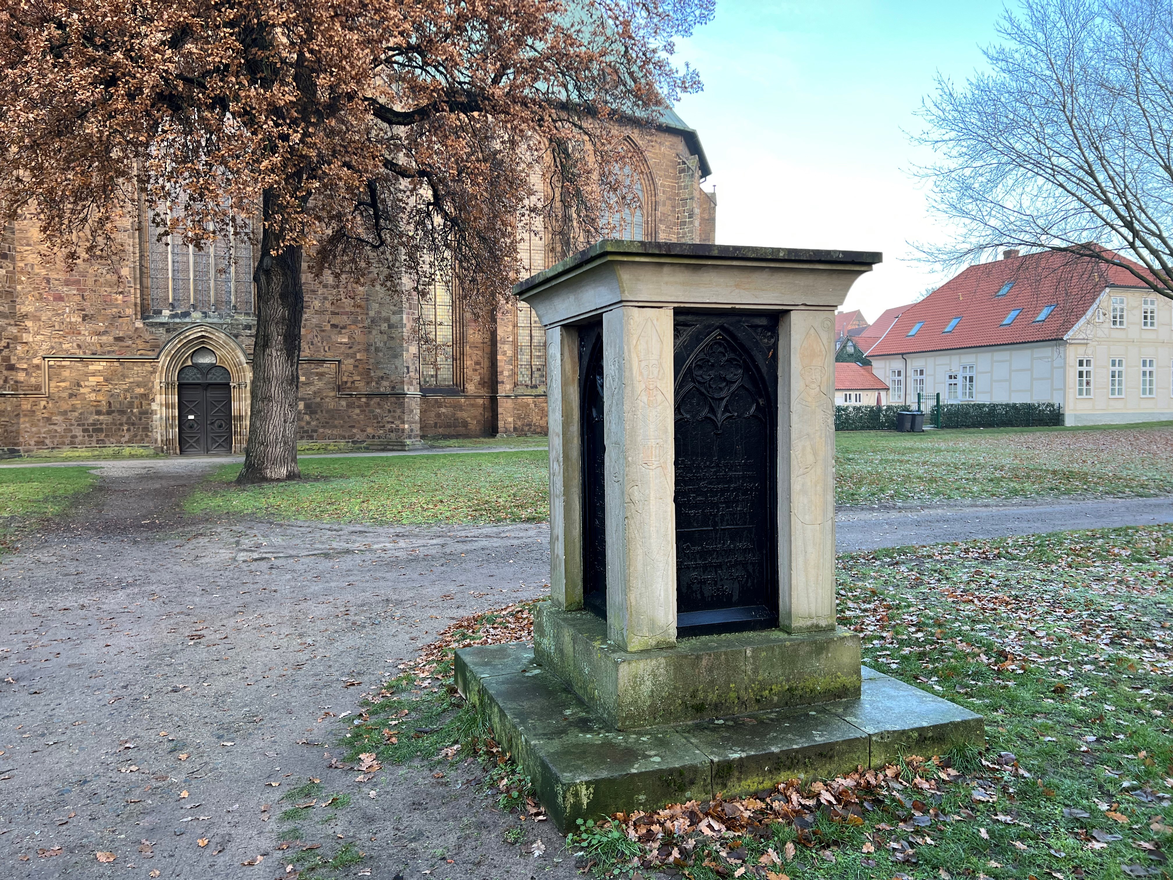 Bischofsdenkmal