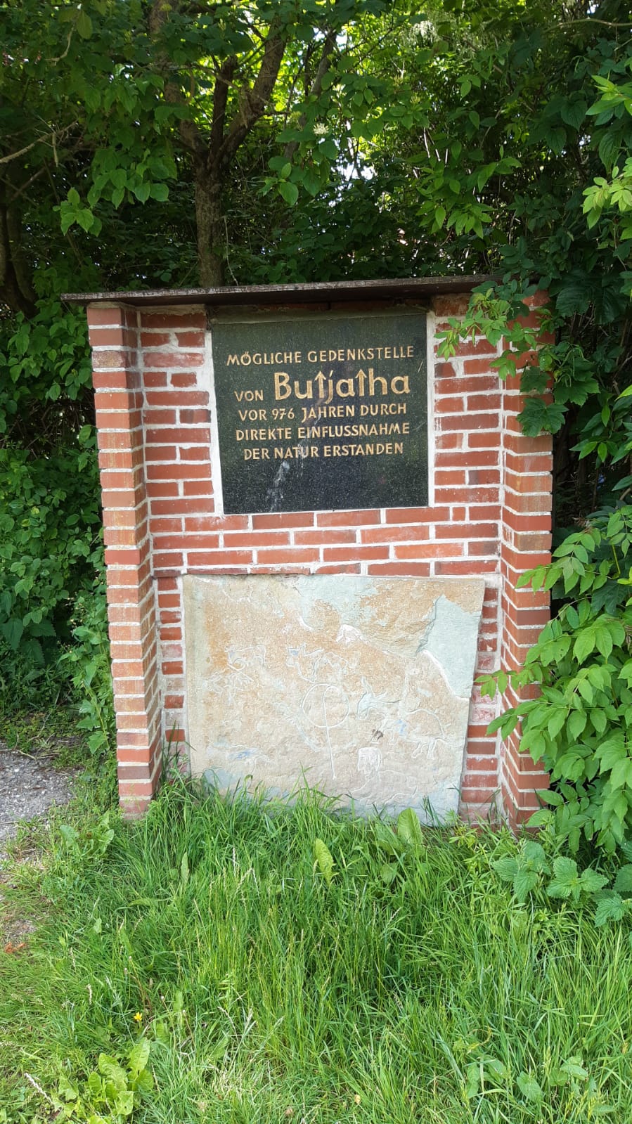 Skulptur - Mögliche Gedenkstätte von Butjatha