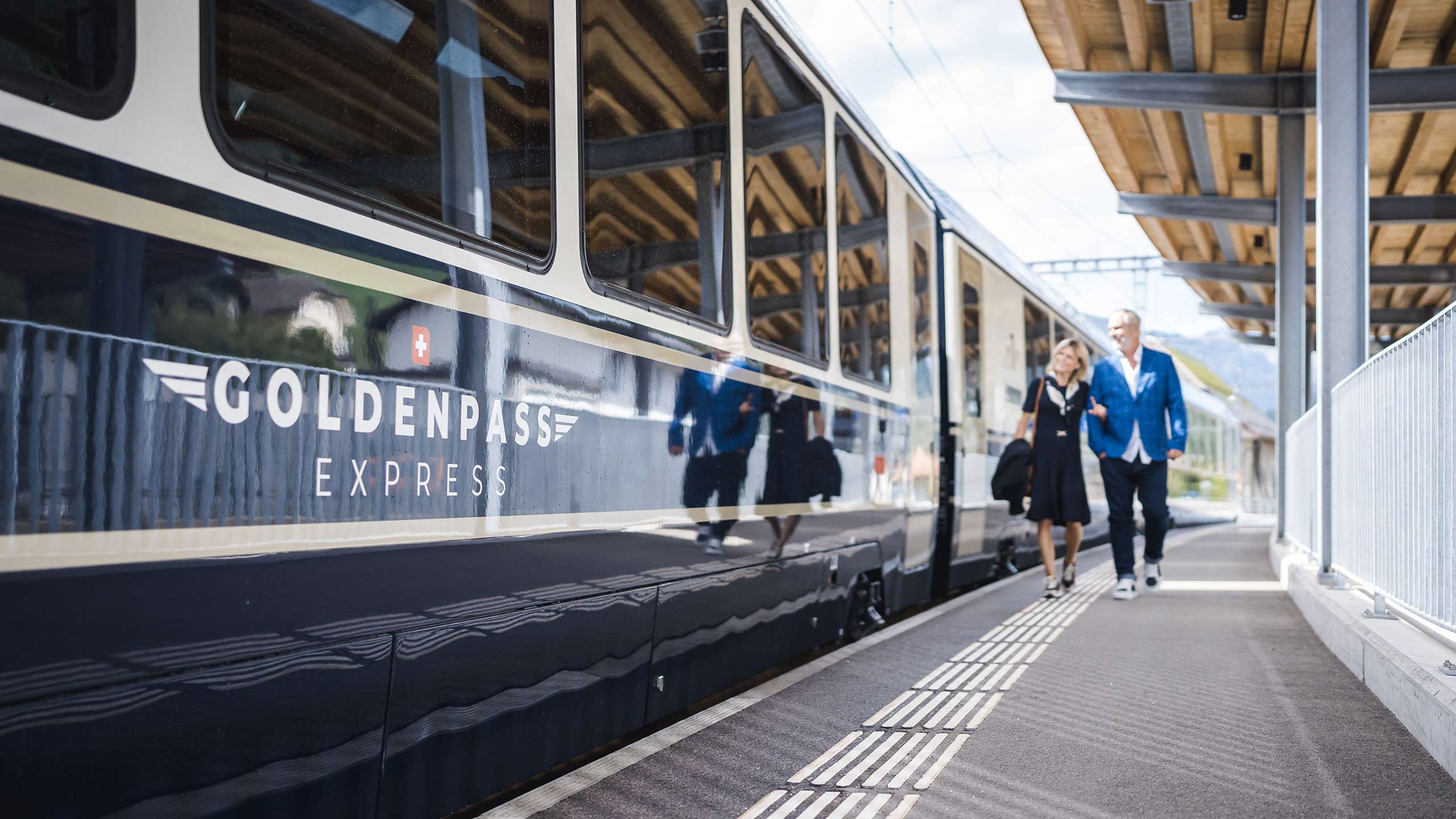 golden-pass-express-bahnhof-gaeste.jpg