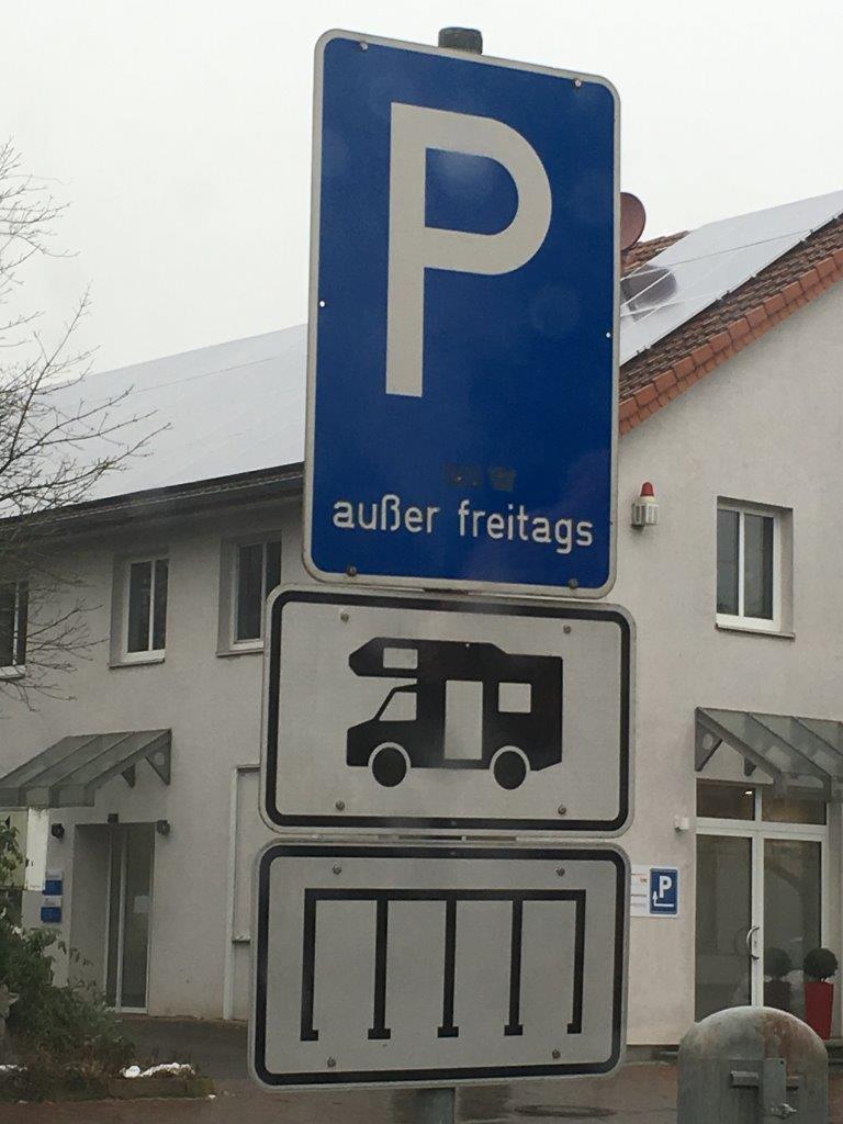 Hinweisschild Wohnmobilstellplatz Beverstedt.jpg
