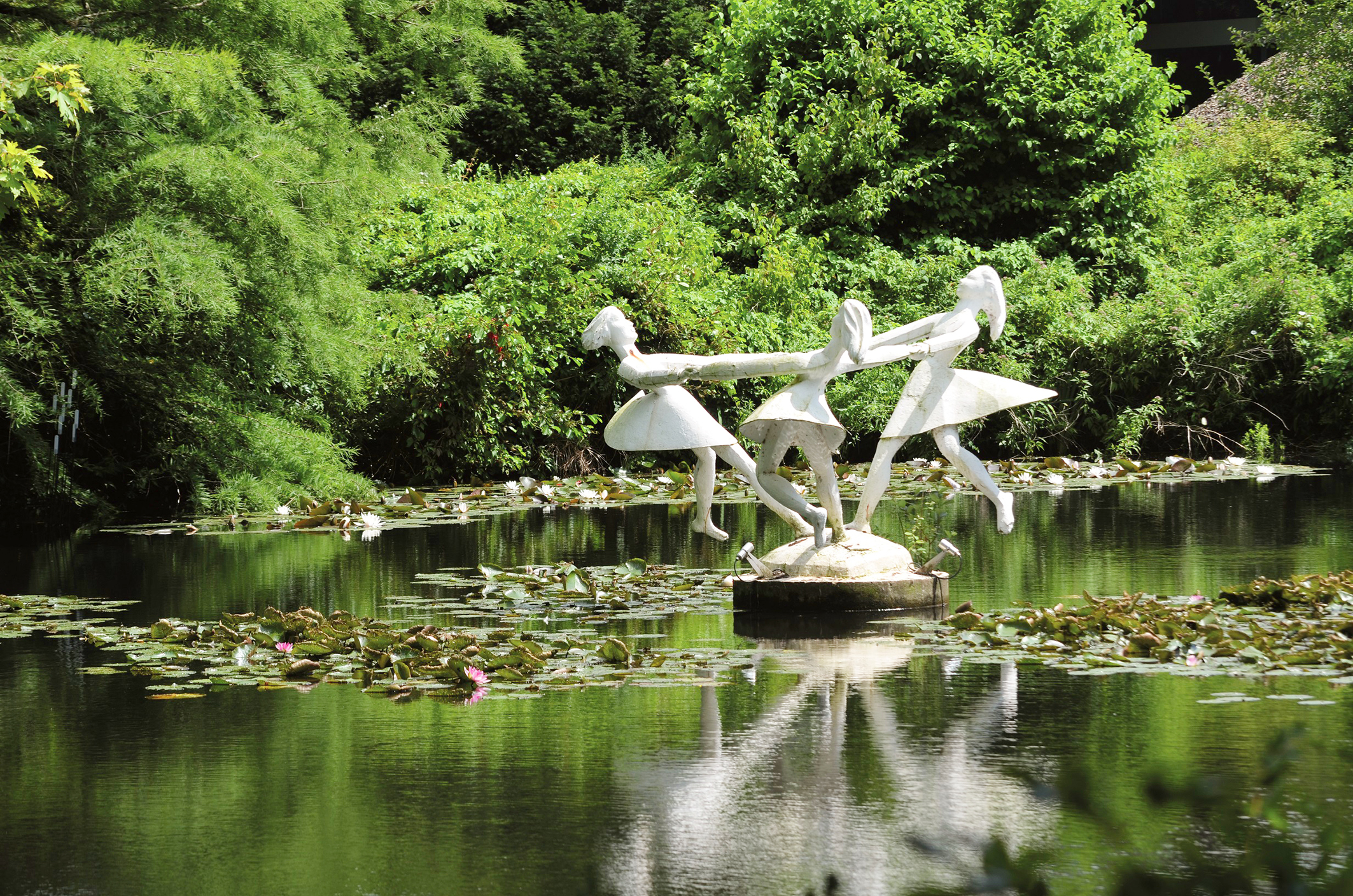 Tanzende Mädchen im Kurpark Bad Bevensen