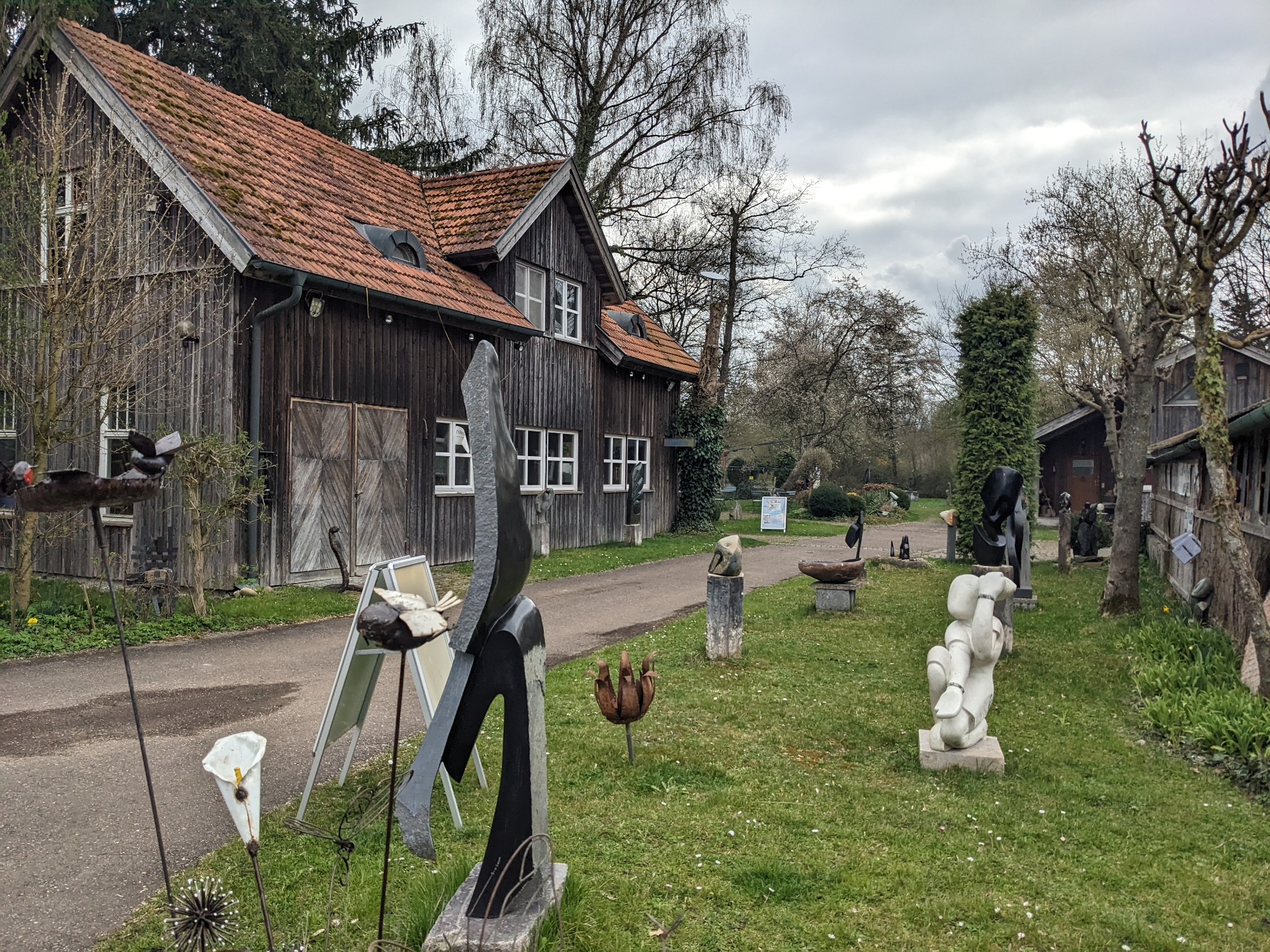 Kulturgewächshaus Birkenried mit Skulpturen