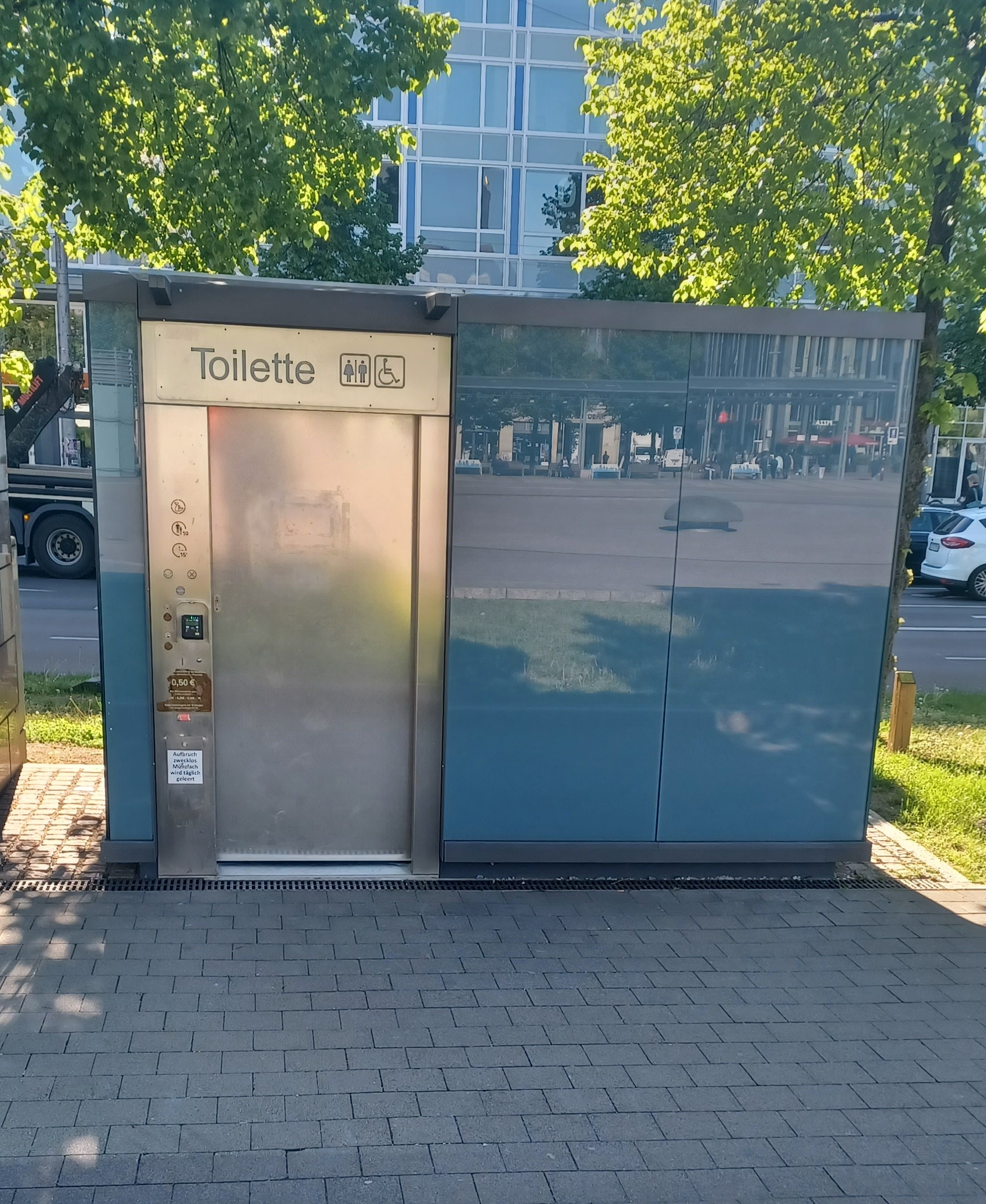 Öffentliche Toilette – Augustusplatz – Motiv