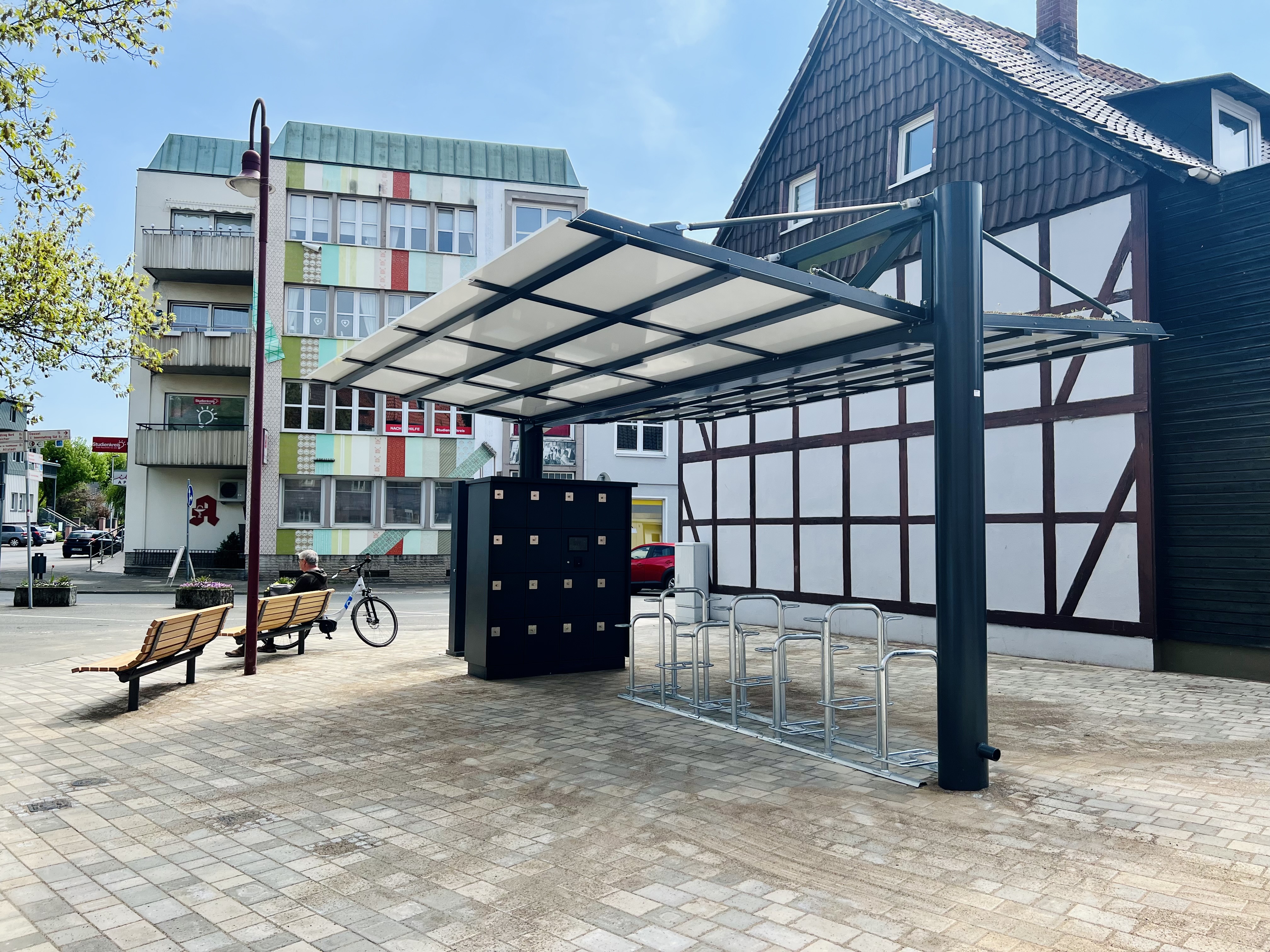 E-Bike-Ladestation: Fahrradstation mit Lade-Schließfächern am Möncheplatz
