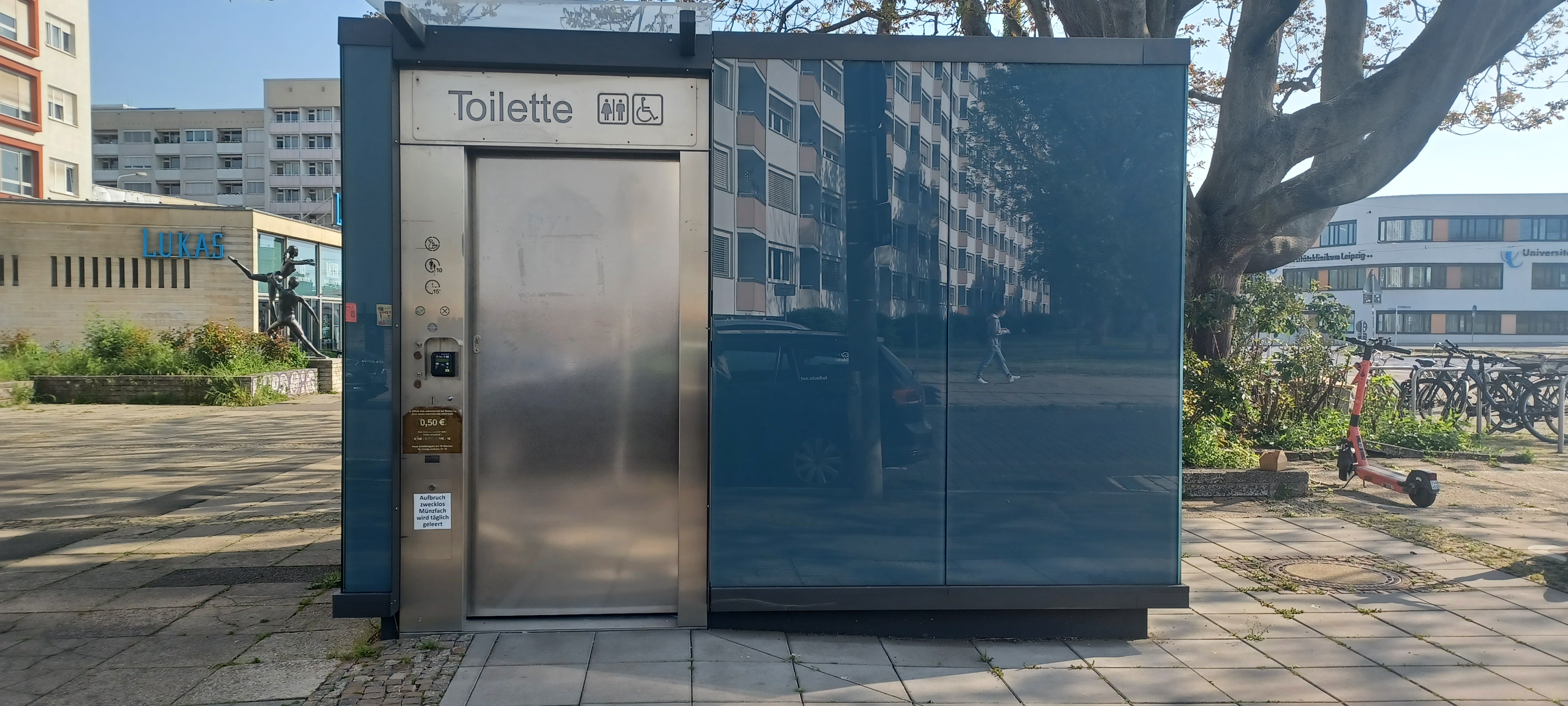 Öffentliche Toilette – Riemannstraße – Motiv