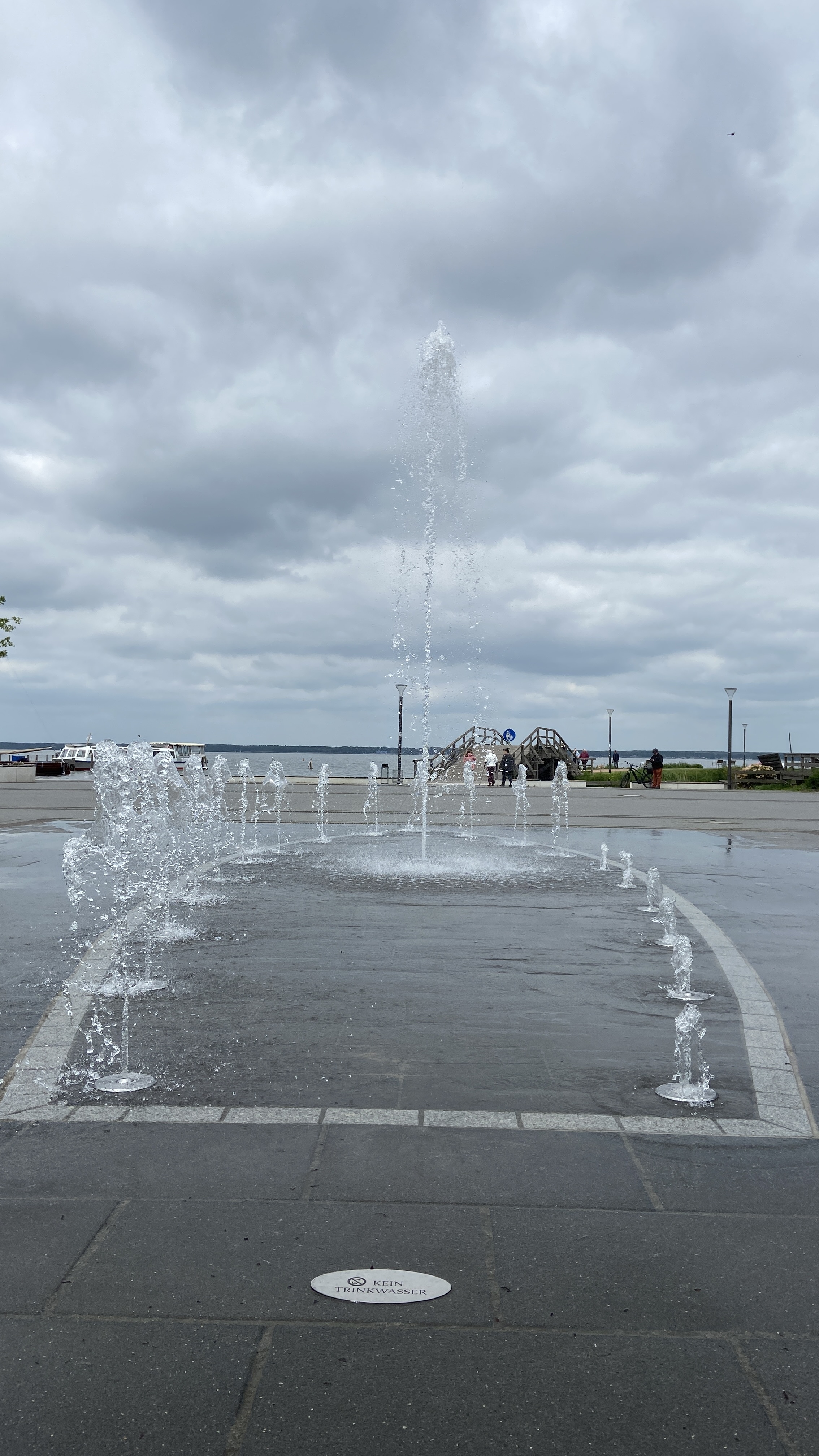 "Wasserspiel" an den Strandterrassen