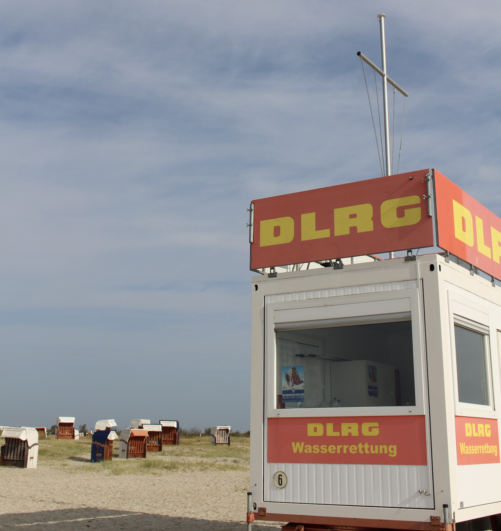 DLRG am Badestrand Hooksiel