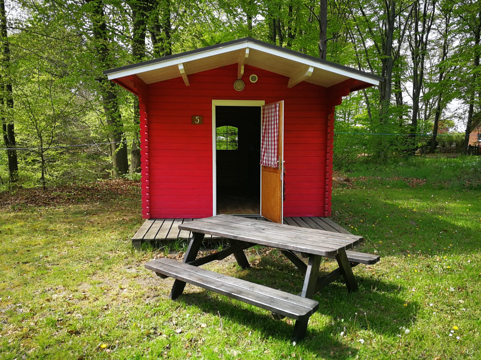 Hütte mit 3 Doppelstockbetten