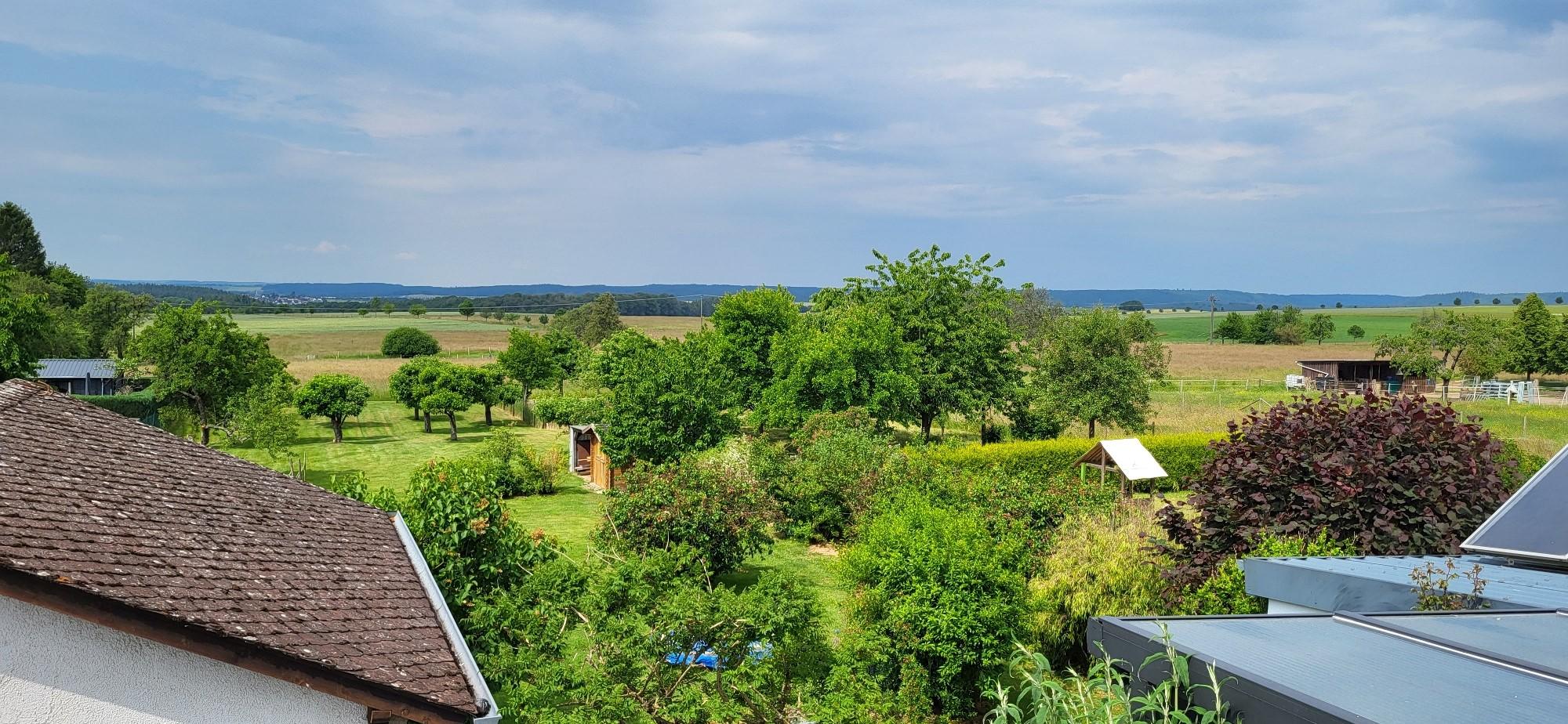 Blick von der Terrasse in die Eifel