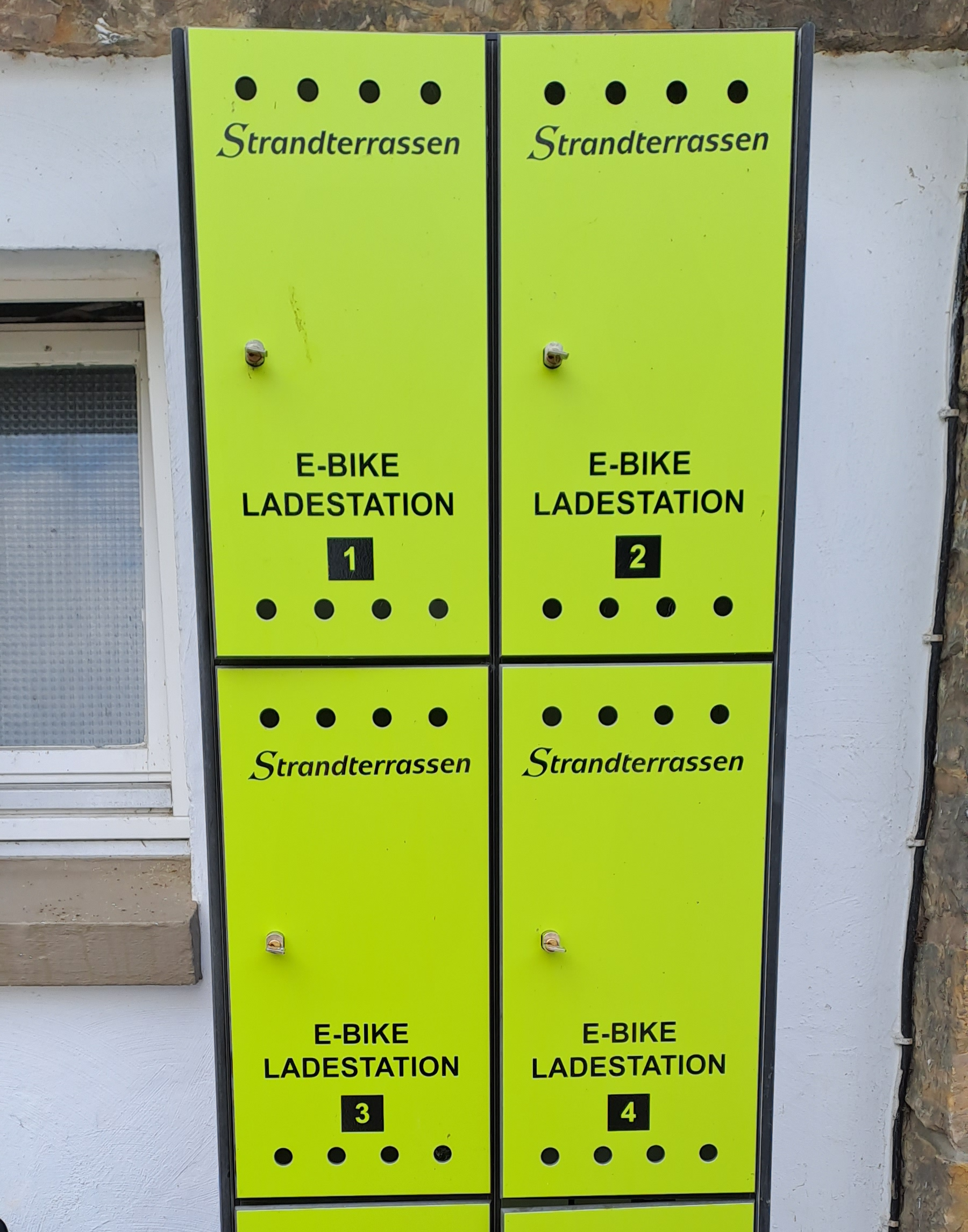 E-Ladestation für Fahrräder an den Strandterrassen