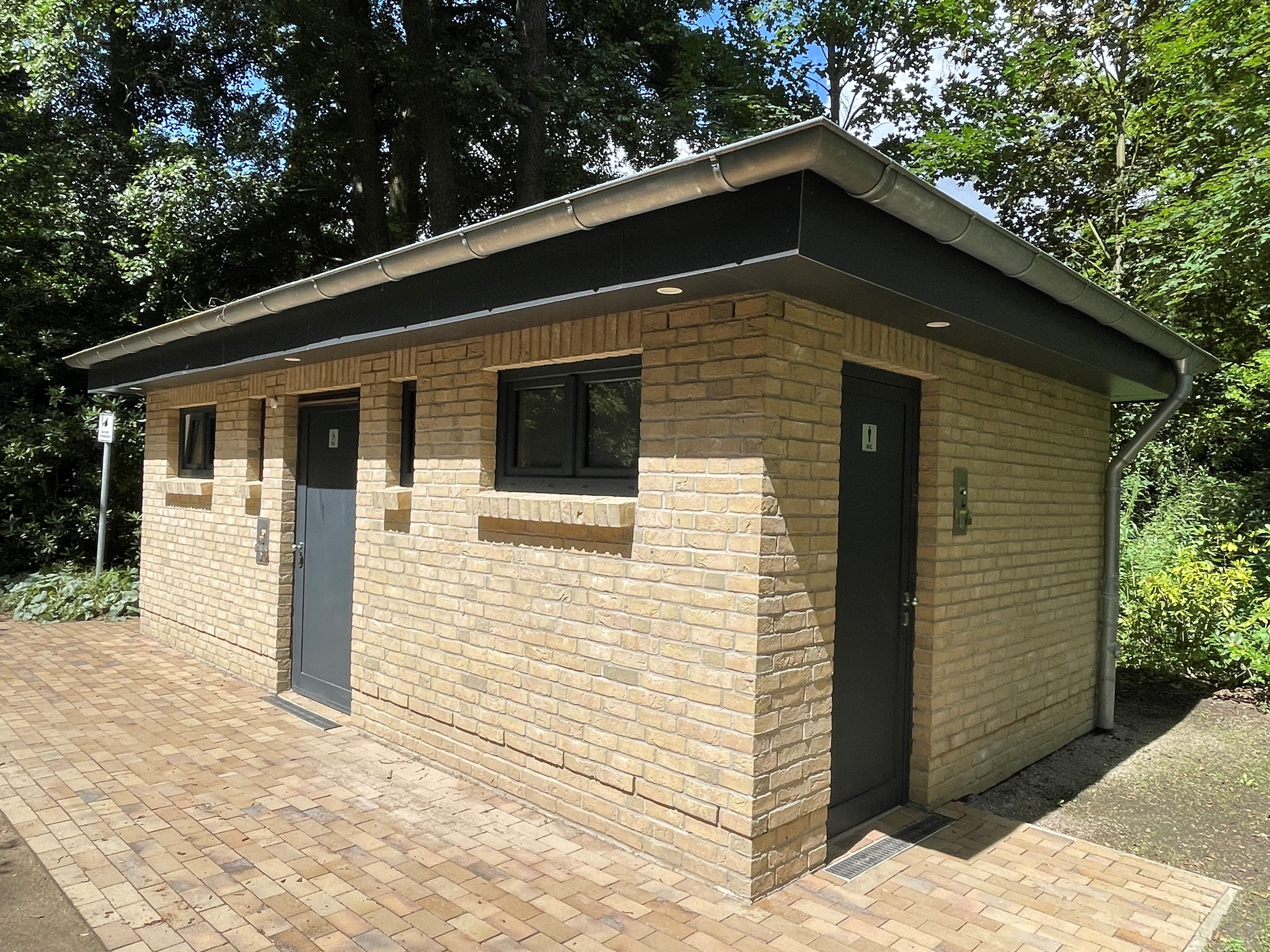 Öffentliches WC im Kurpark