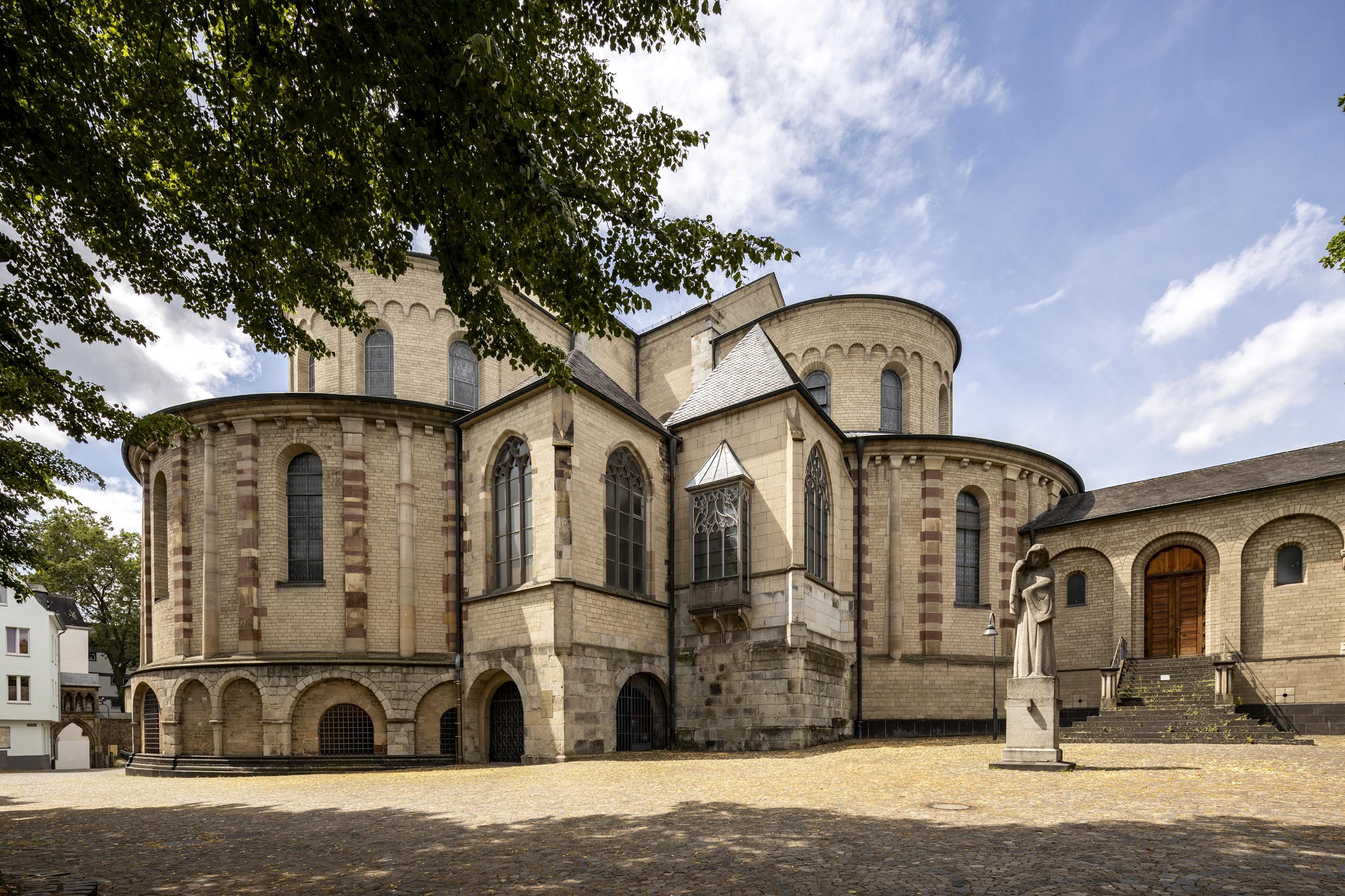 St. Maria im Kapitol Cologne: Romanesque church with Treasures