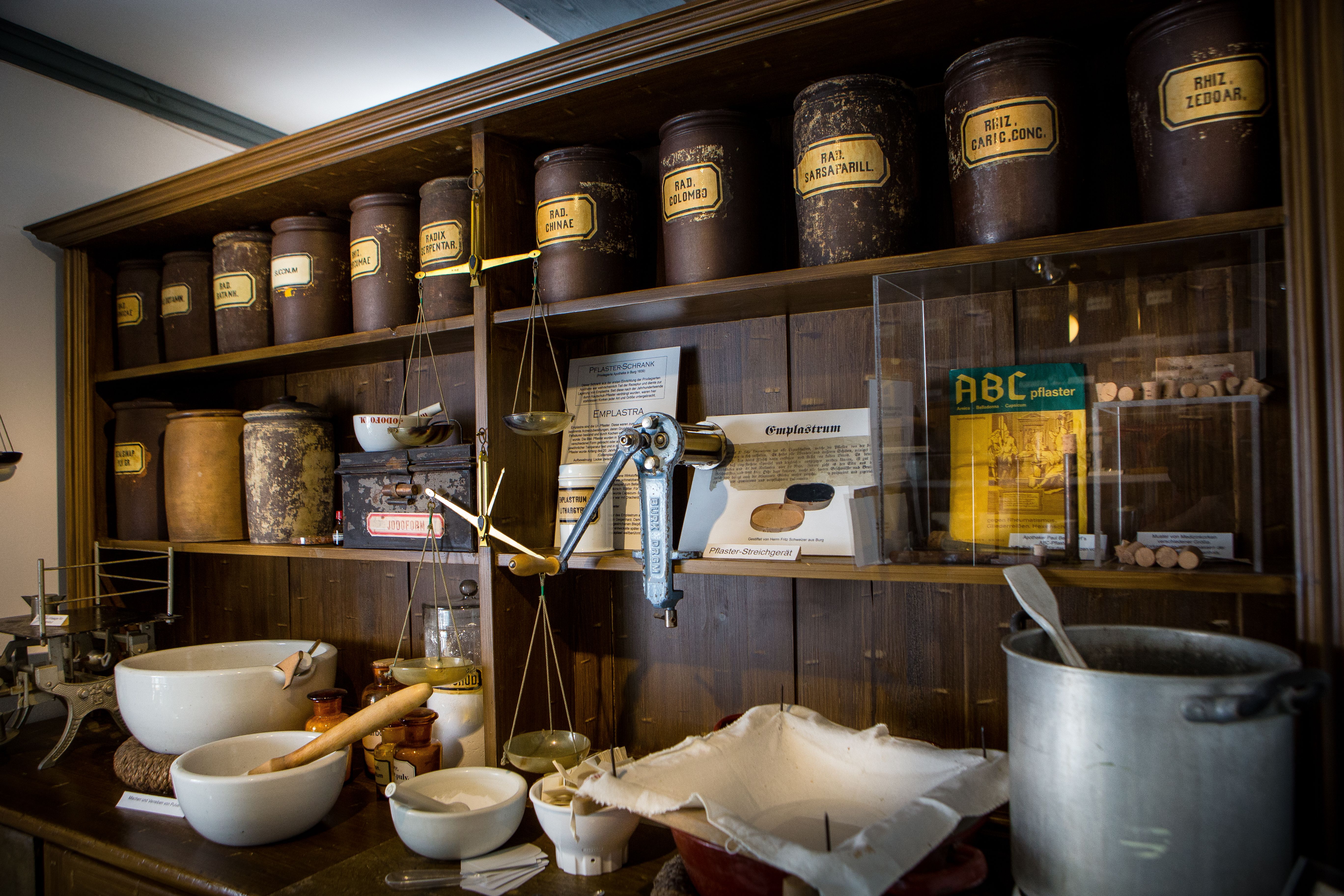 Führung durch die alte Landapotheke