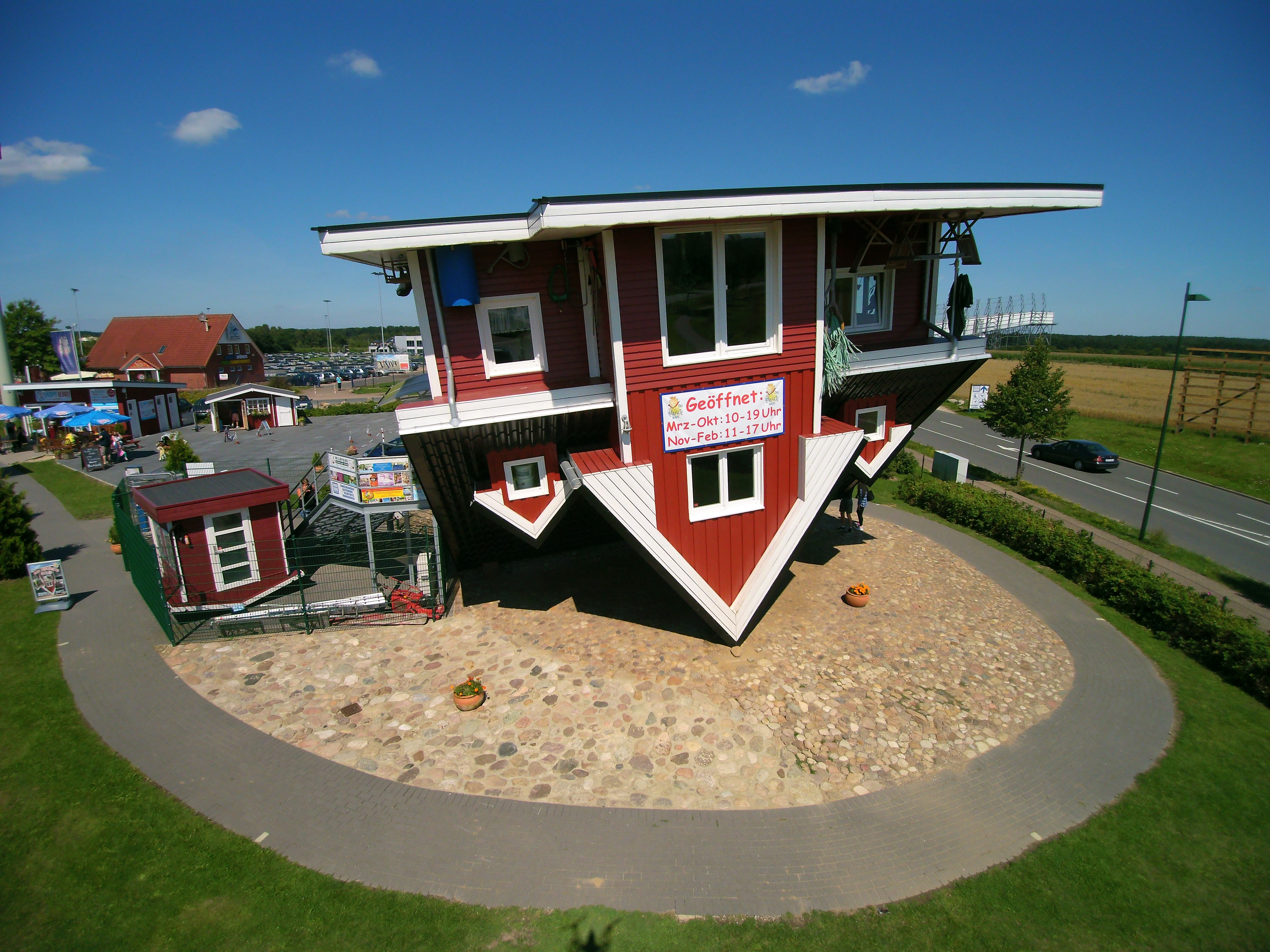 DAS VERRÜCKTE HAUS