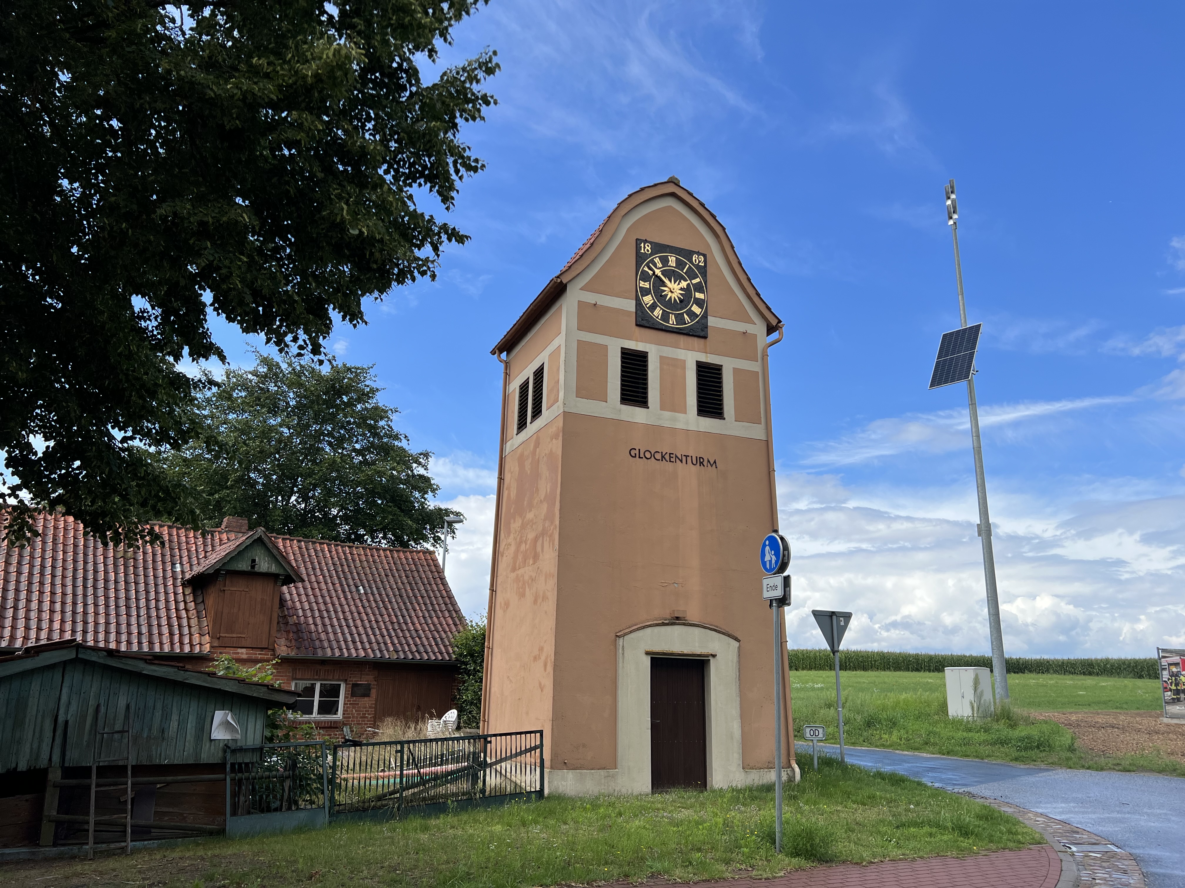 Glockenturm in Neddenaverbergen