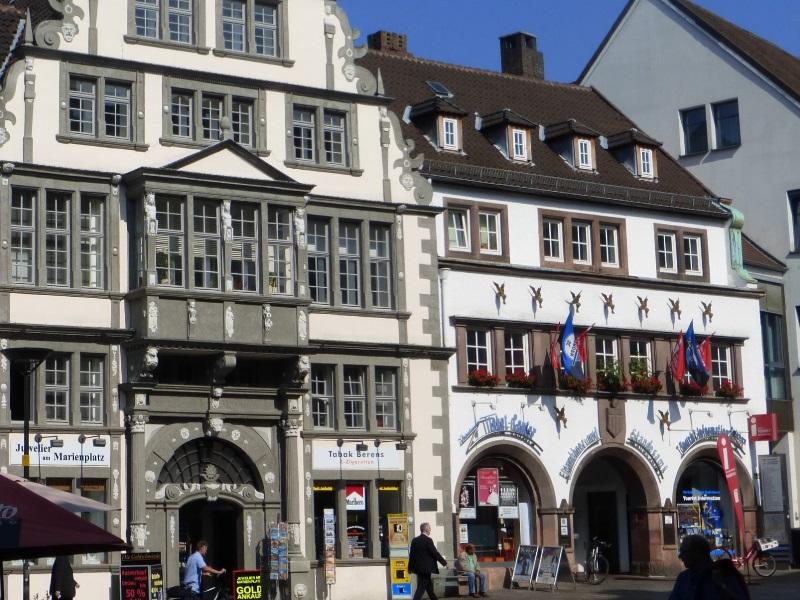 Innenansicht der Tourist Information Paderborn