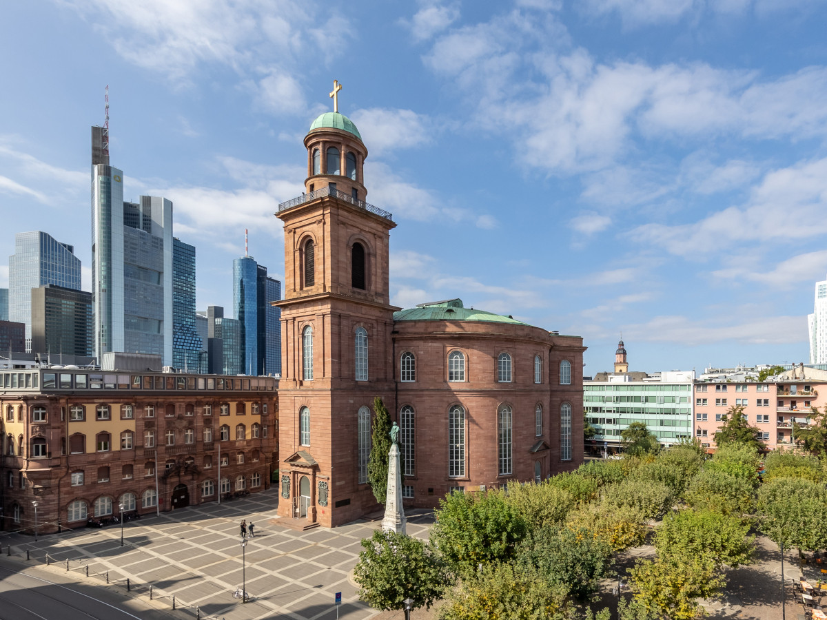 Frankfurt VR-Walking Tour - Time Ride Go!