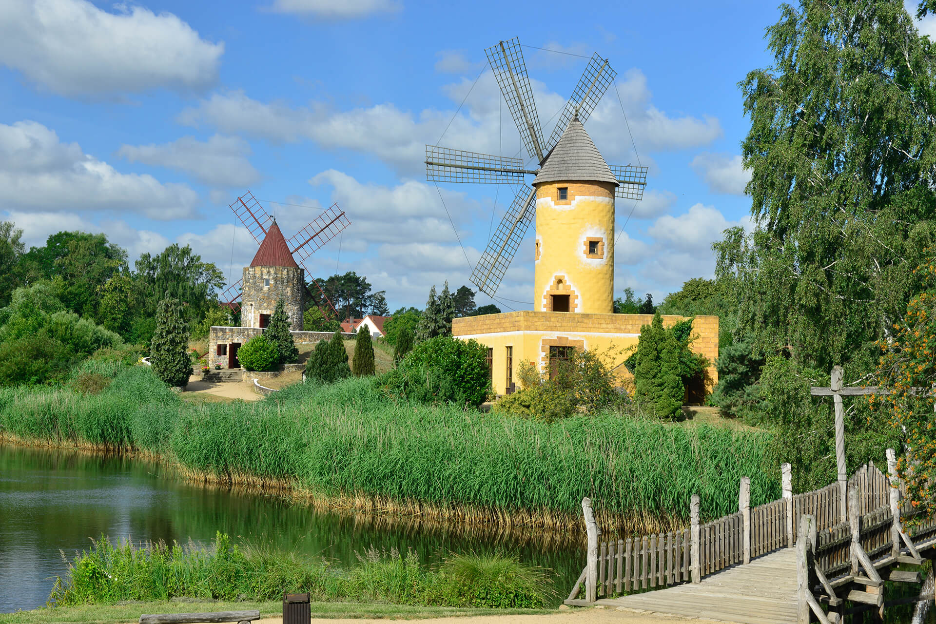 Französische und mallorquinische Mühlen im Internationalen Mühlenmuseum Gifhorn