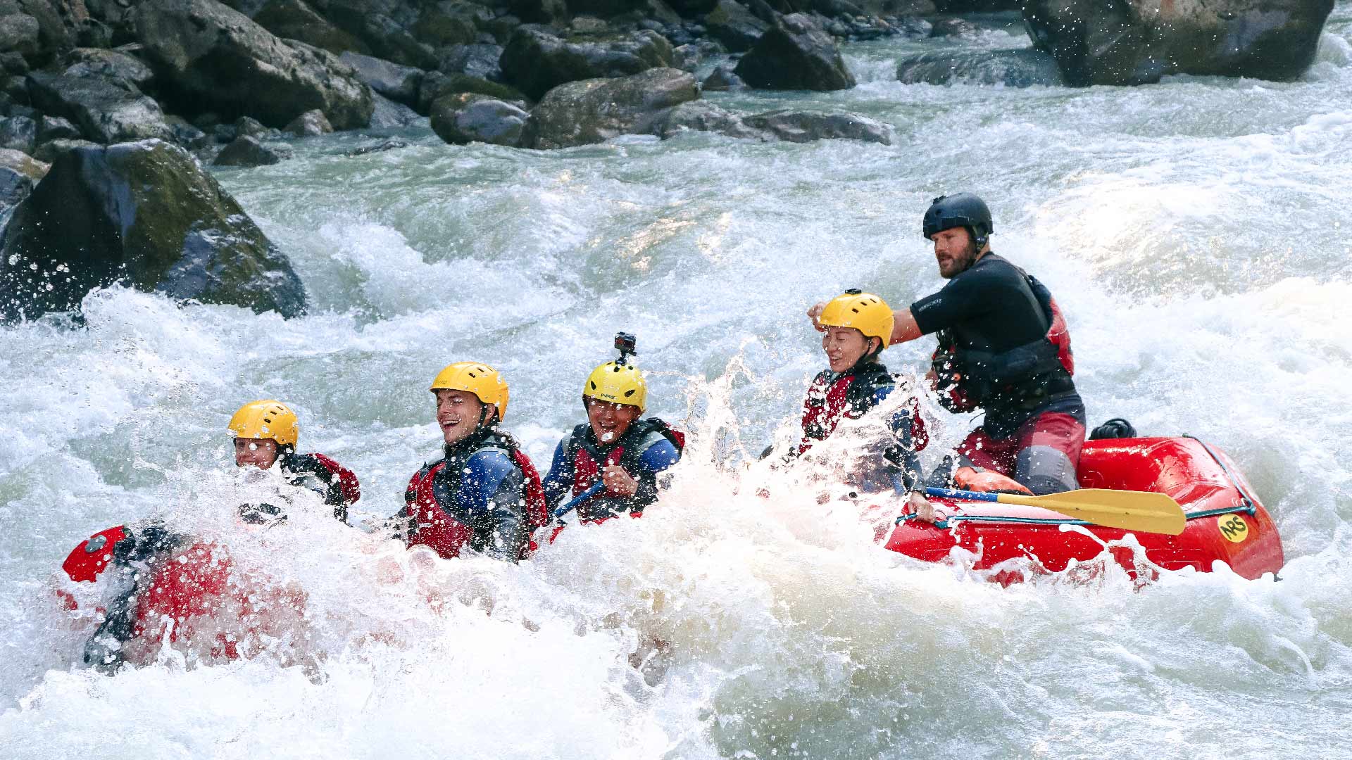river-rafting-sommer-adventure-spass-wasser