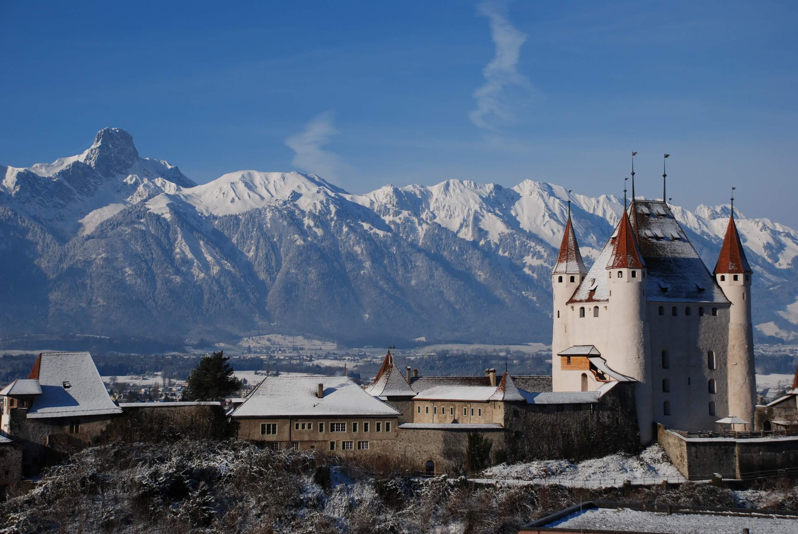 thun-schloss-winter-schlossberg-schnee