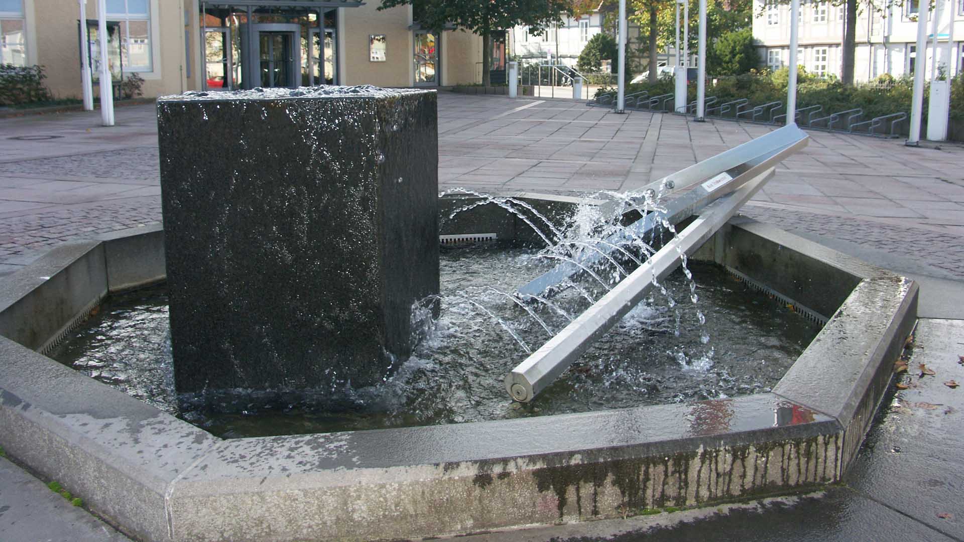 celle-skulptur-brunnen-thaerplatz-2