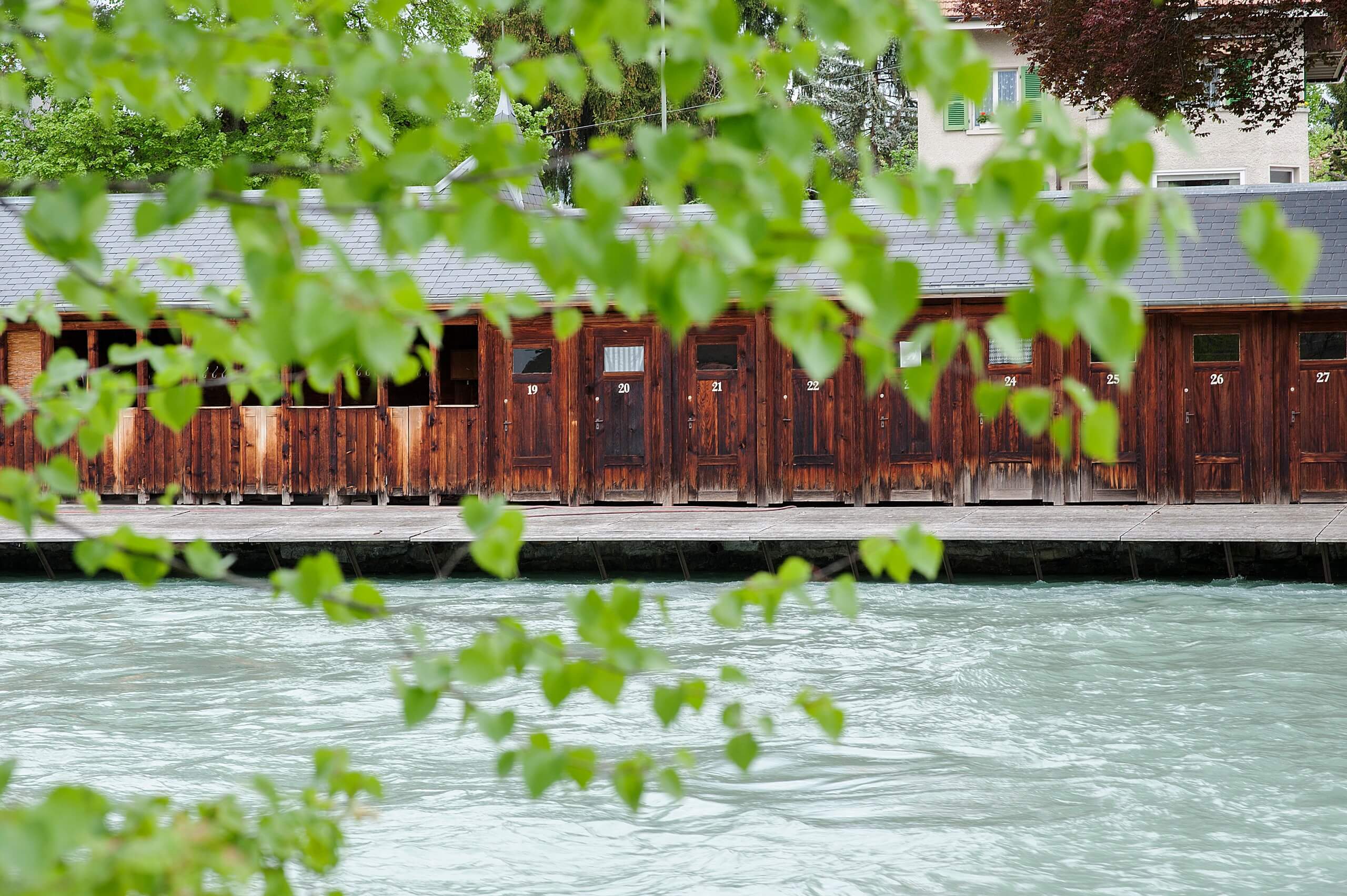 thun-flussbad-fruehling-schwaebis-aare