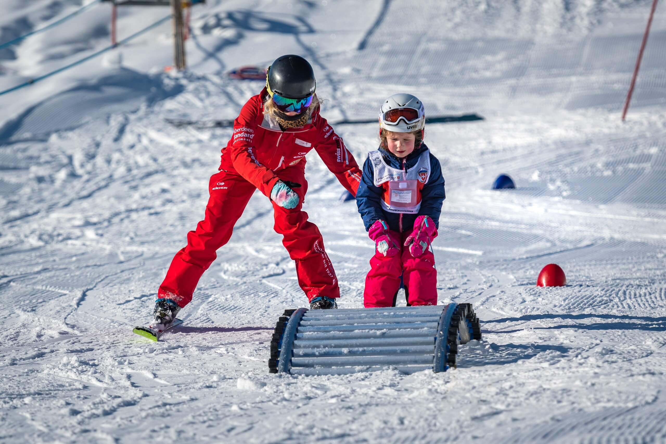grindelwald-skischule-winter-kind