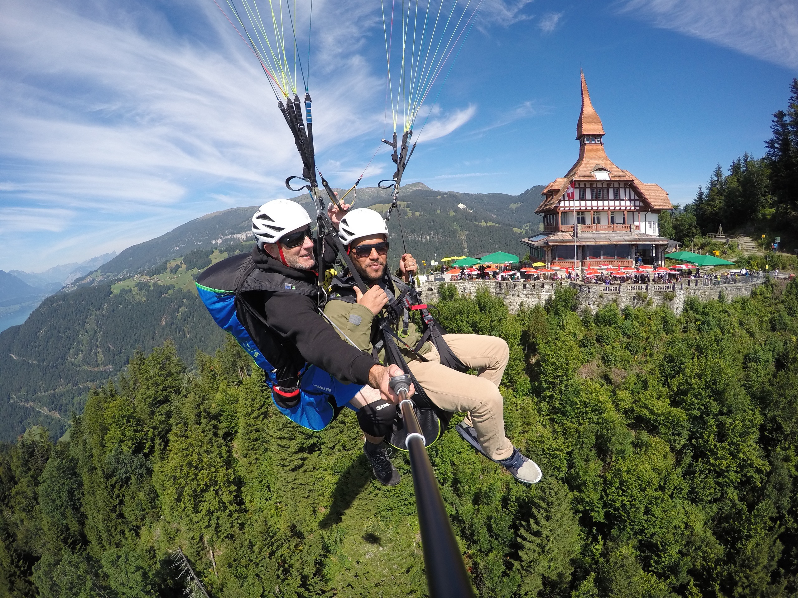 paragliding-interlaken-harder-kulm-sommer