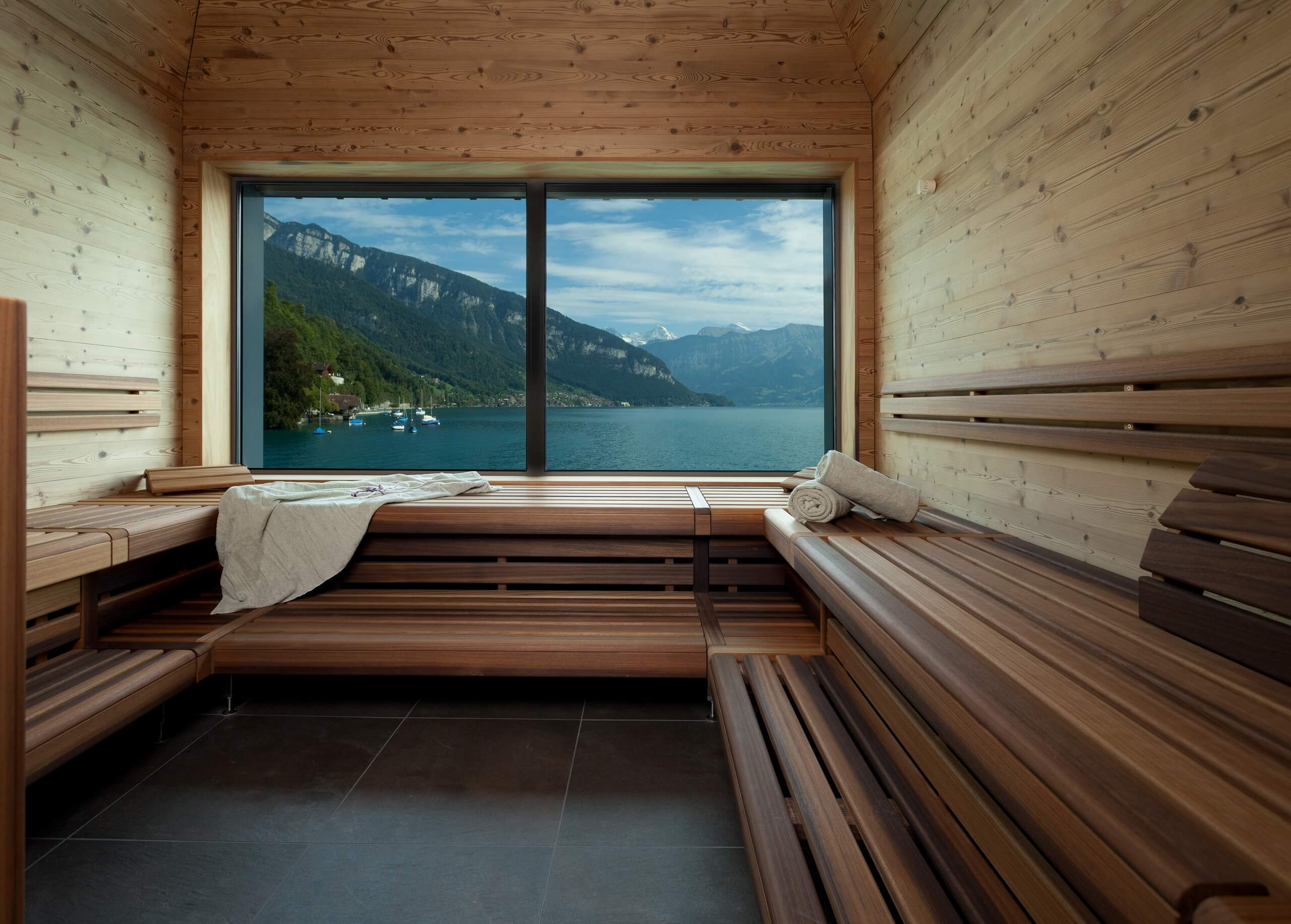 parkhotel-gunten-spa-sauna-thunersee-aussicht