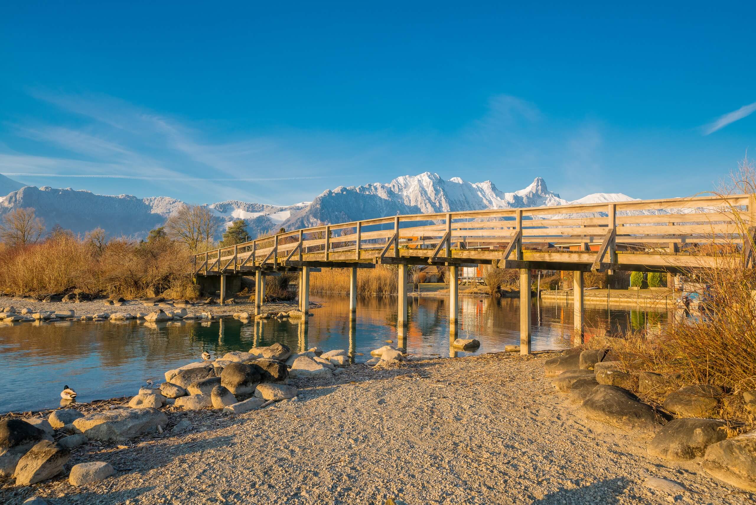 thun-bonstettenpark-winter-sand-bruecke-stockhorn-morgen-winteraktivitaeten