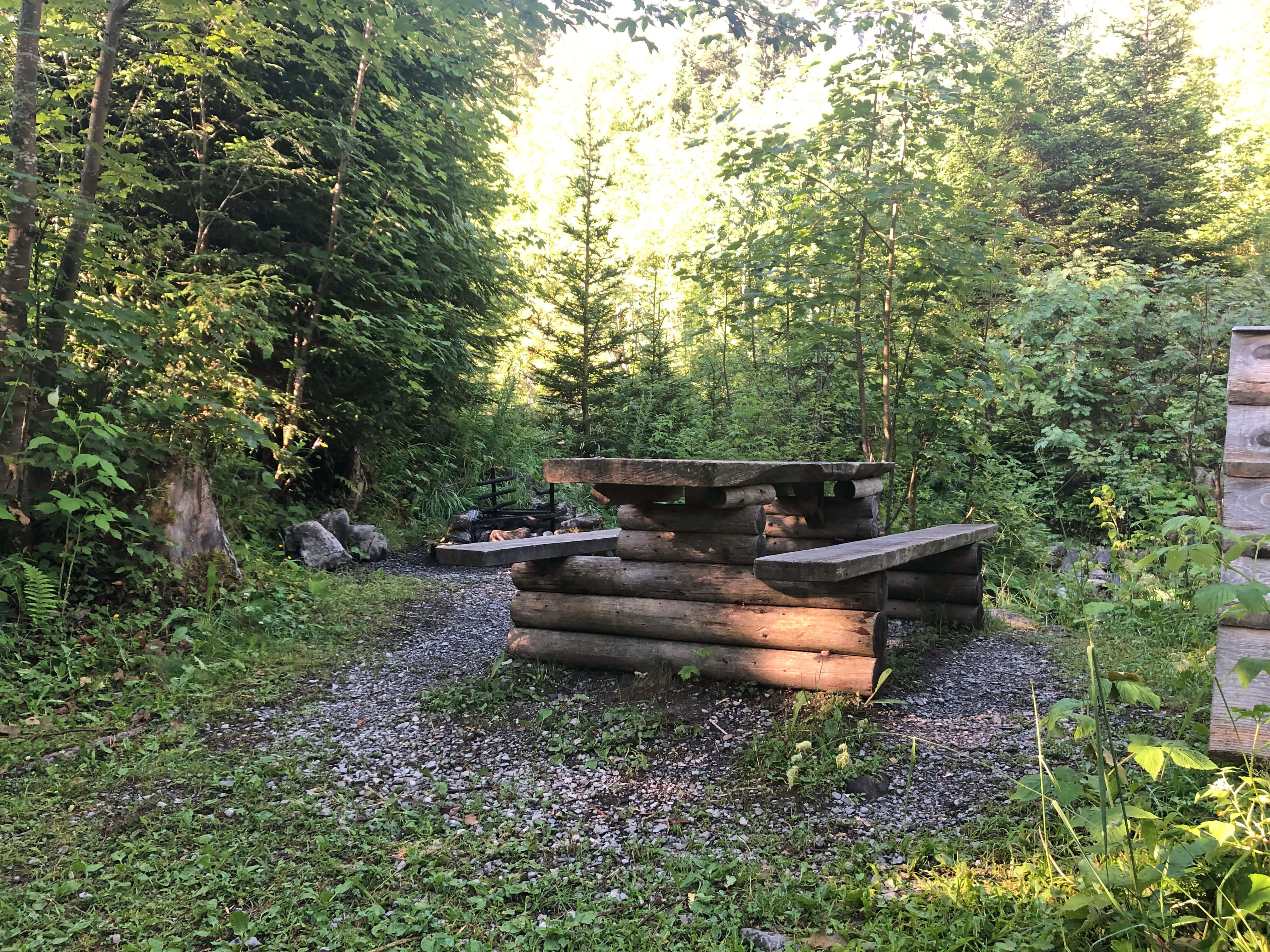 Small barbecue area along the Grimmimutz adventure trail