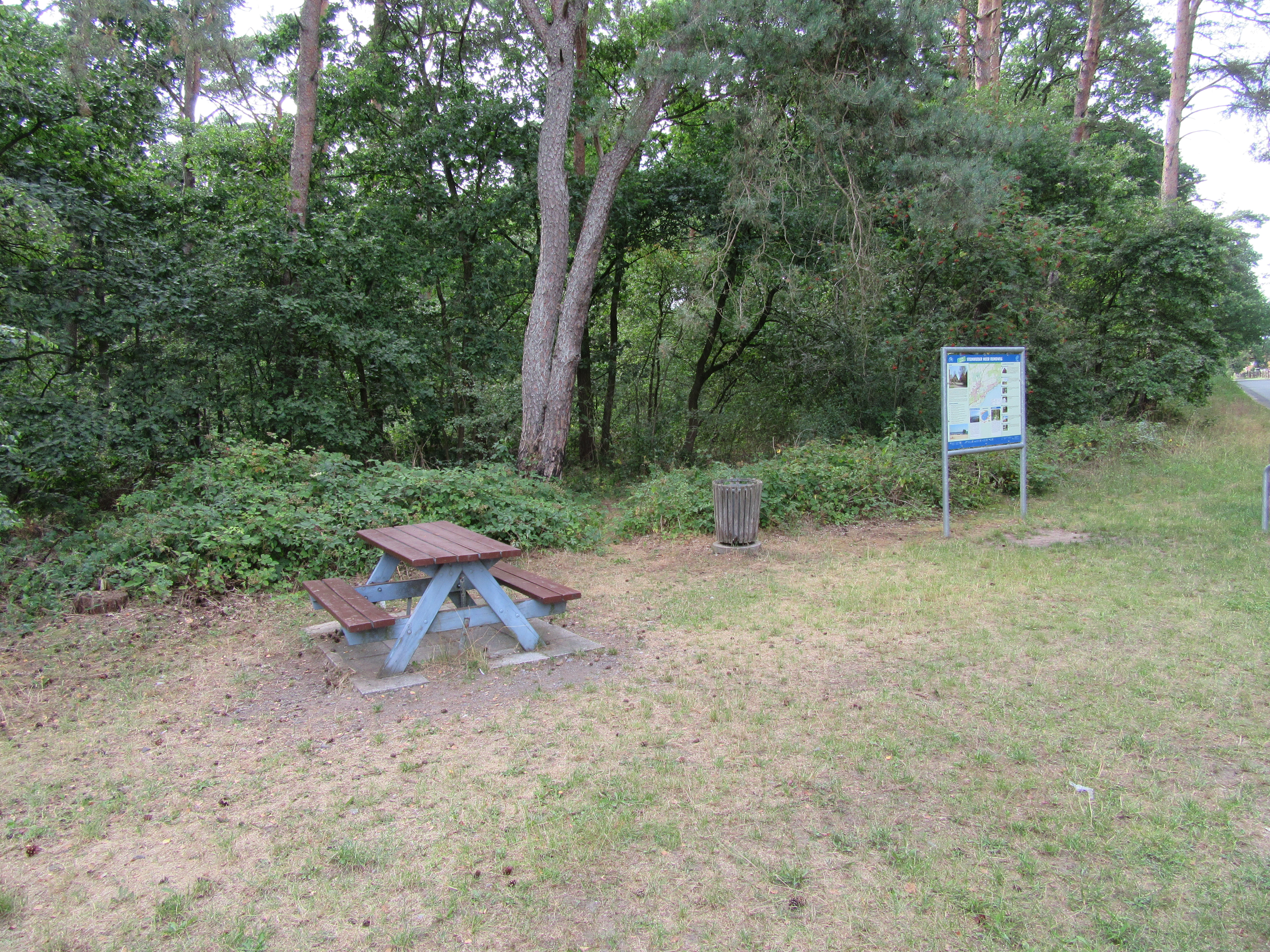 Picknickplatz bei Mardorf; Poggenecke - Ecke Am Vogelherd  
