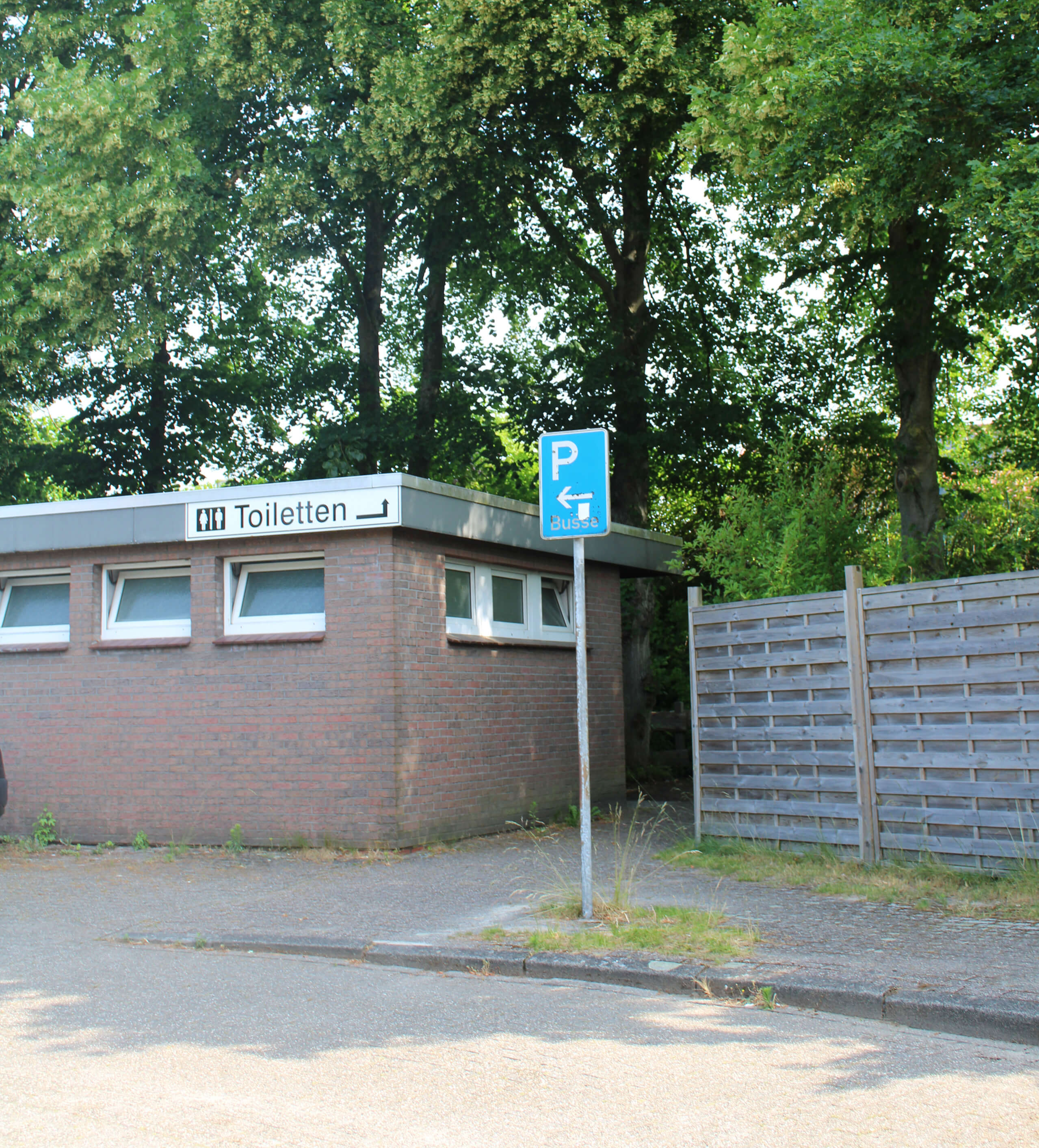 Öffentliche Toiletten-Dreibergen