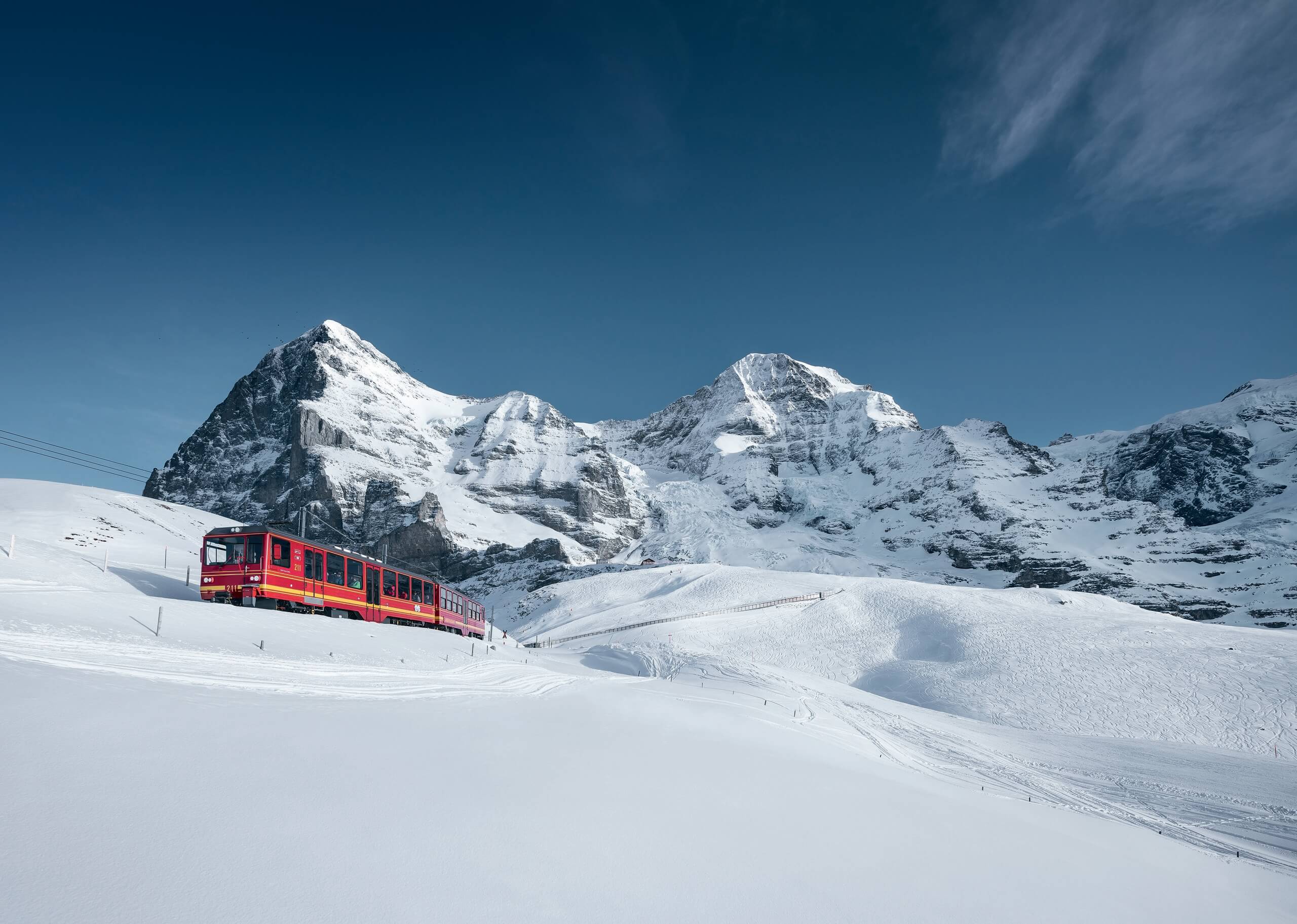 jungfraujoch-jungfraubahn-winter-berge-panorama
