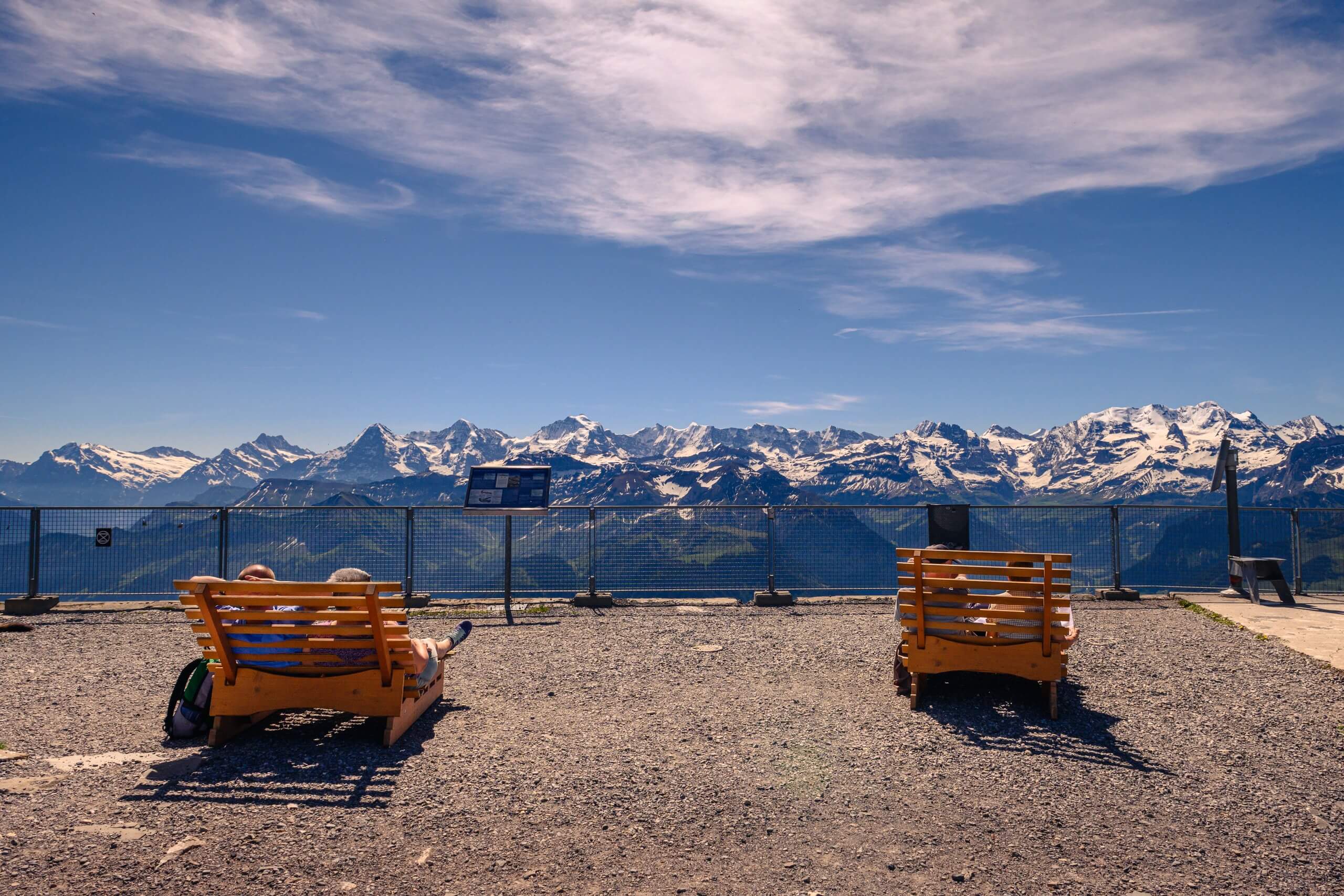 niesen-bergausflug-panorama-relaxen-fruehlings-aktion