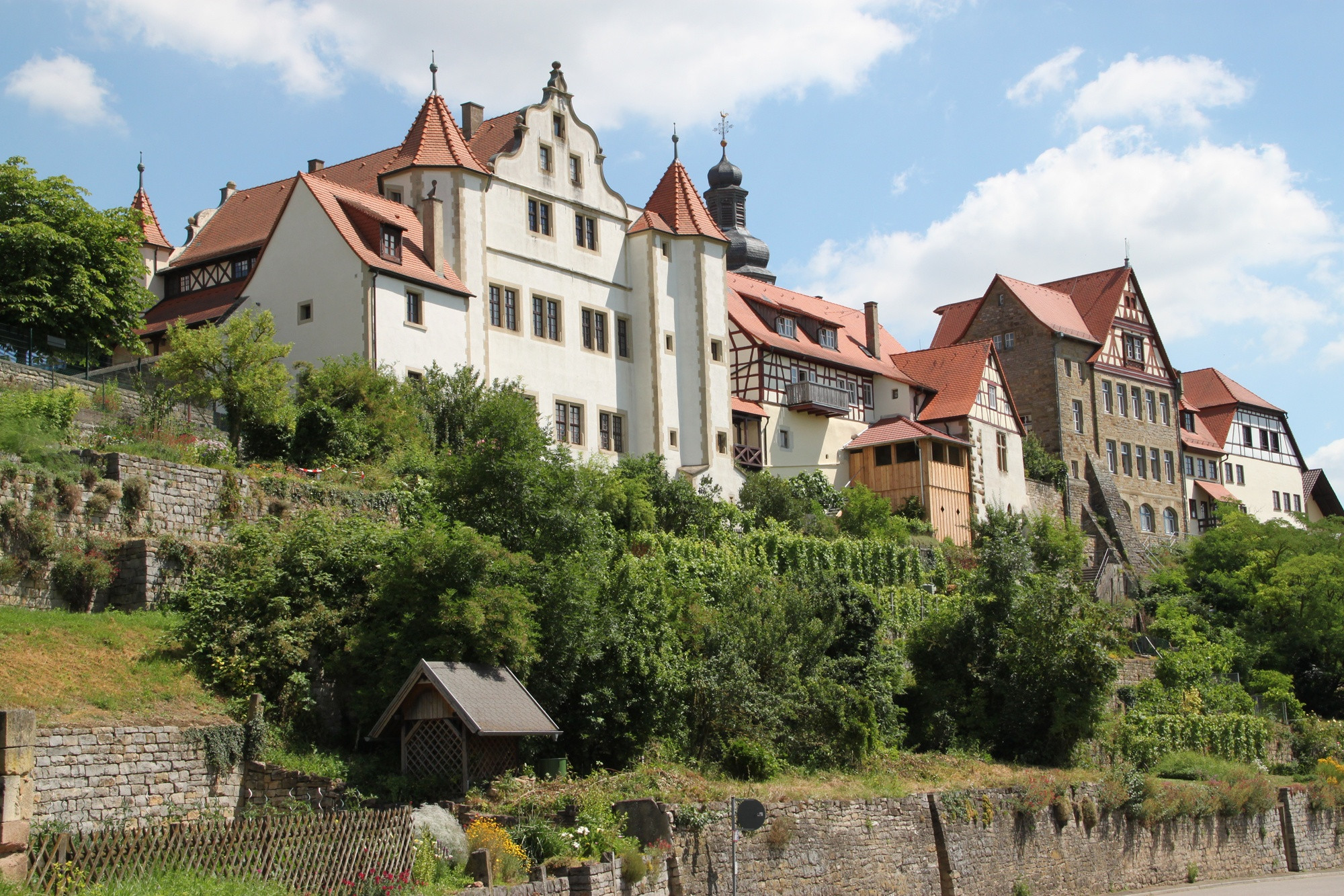 Die imposante Kulisse Gochsheims mit dem Graf-Eberstein-Museum