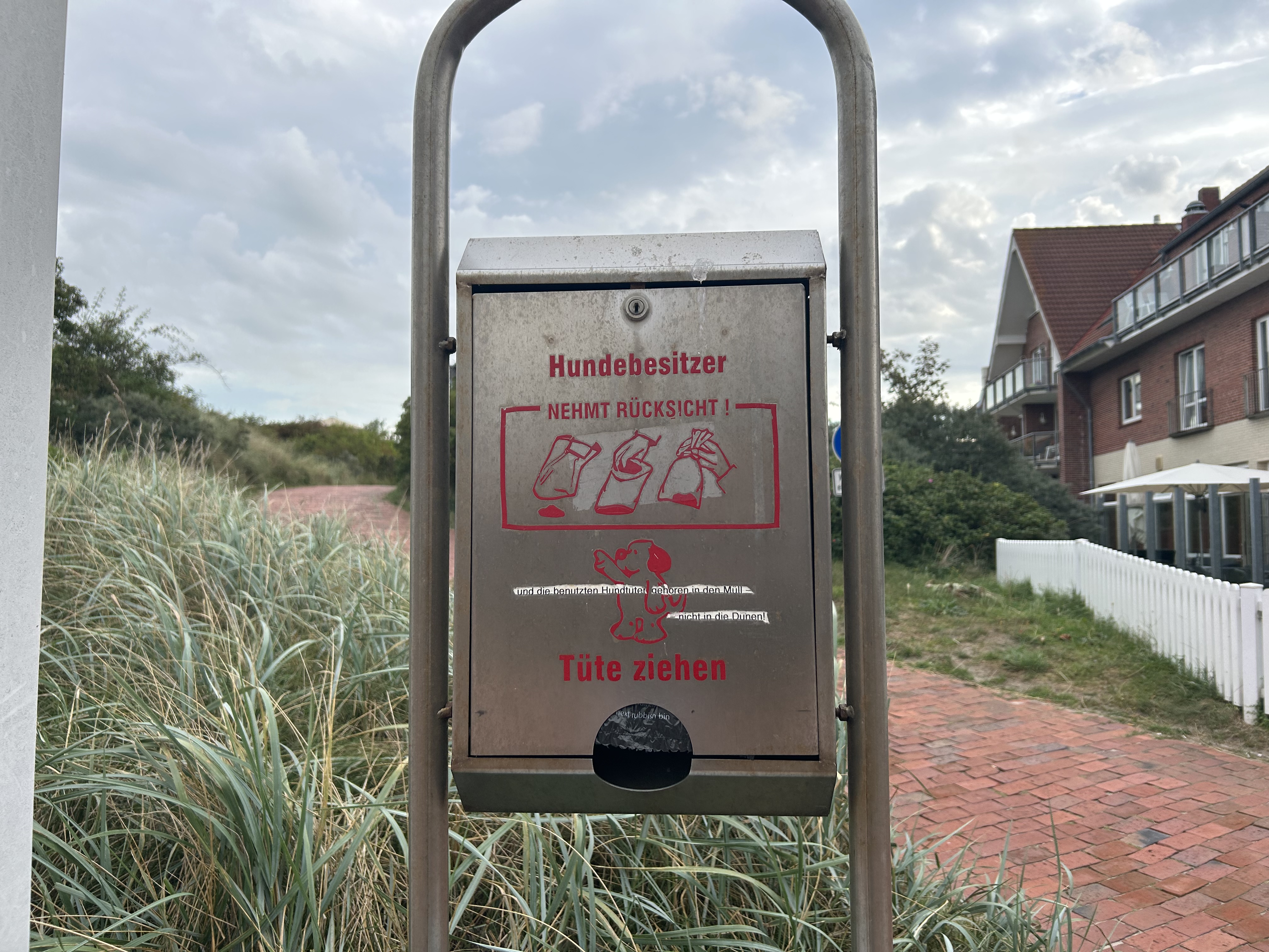 Hundekotbeutelspender Strandstr. 15