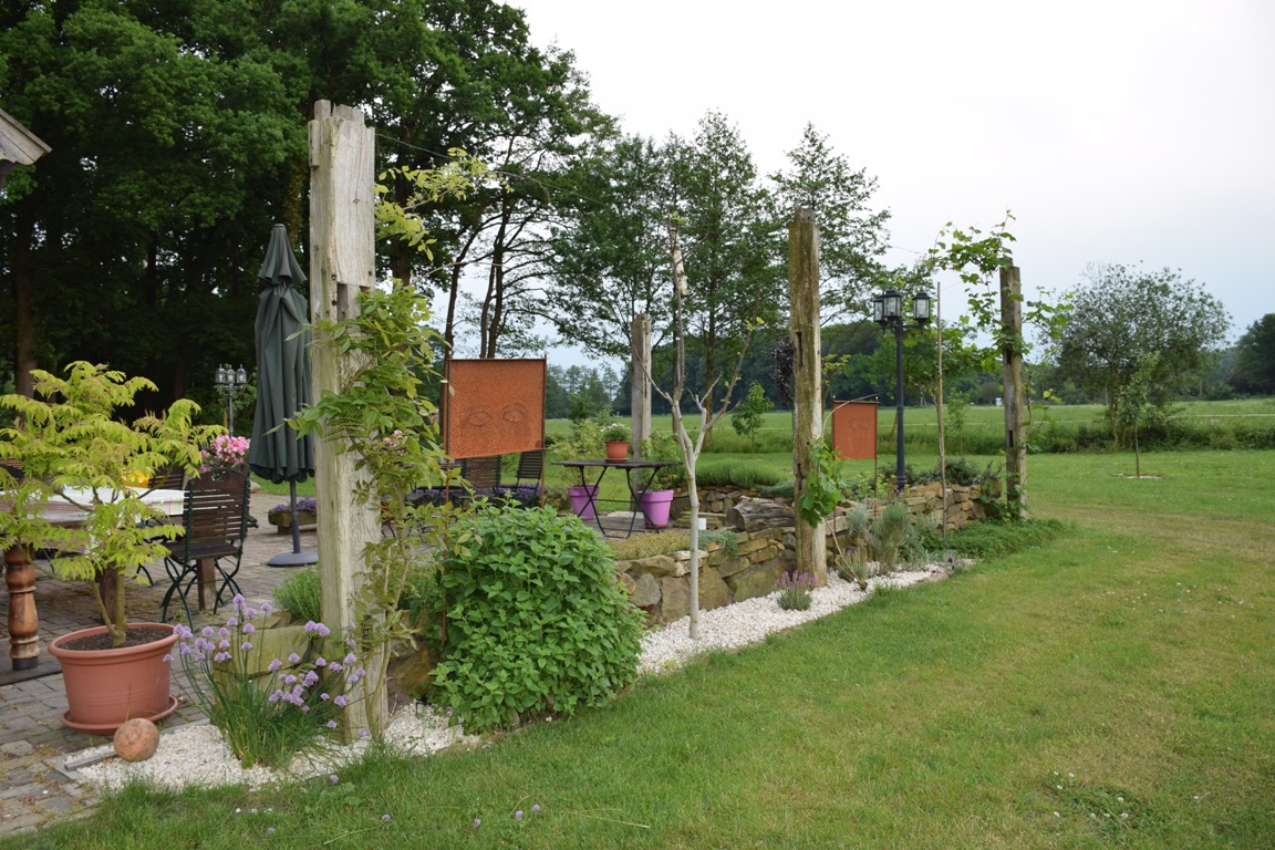 Garten bei Klaus Wojtun Wein & Genuss